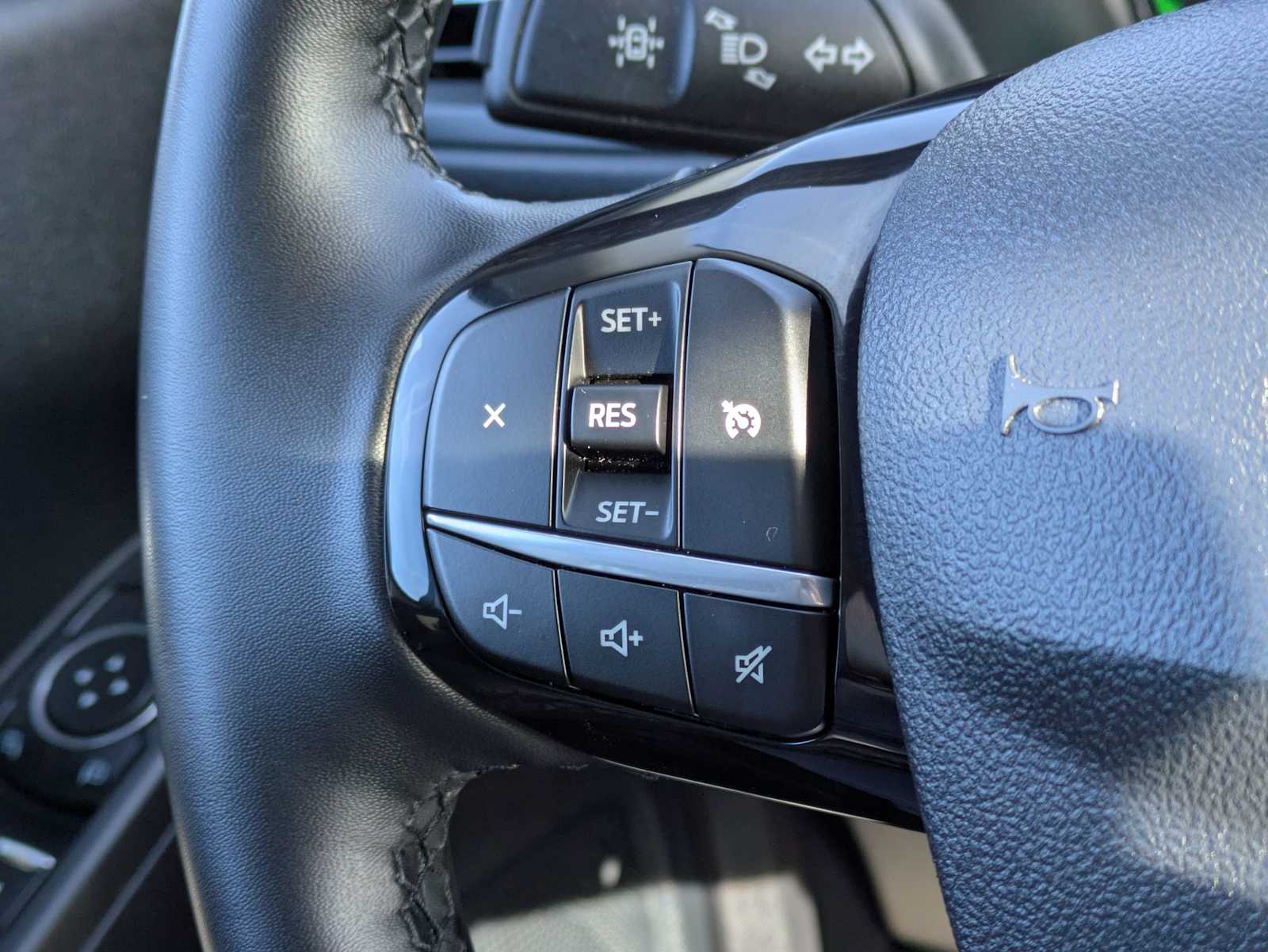 Thumbnail: 2021 Ford Escape - 24