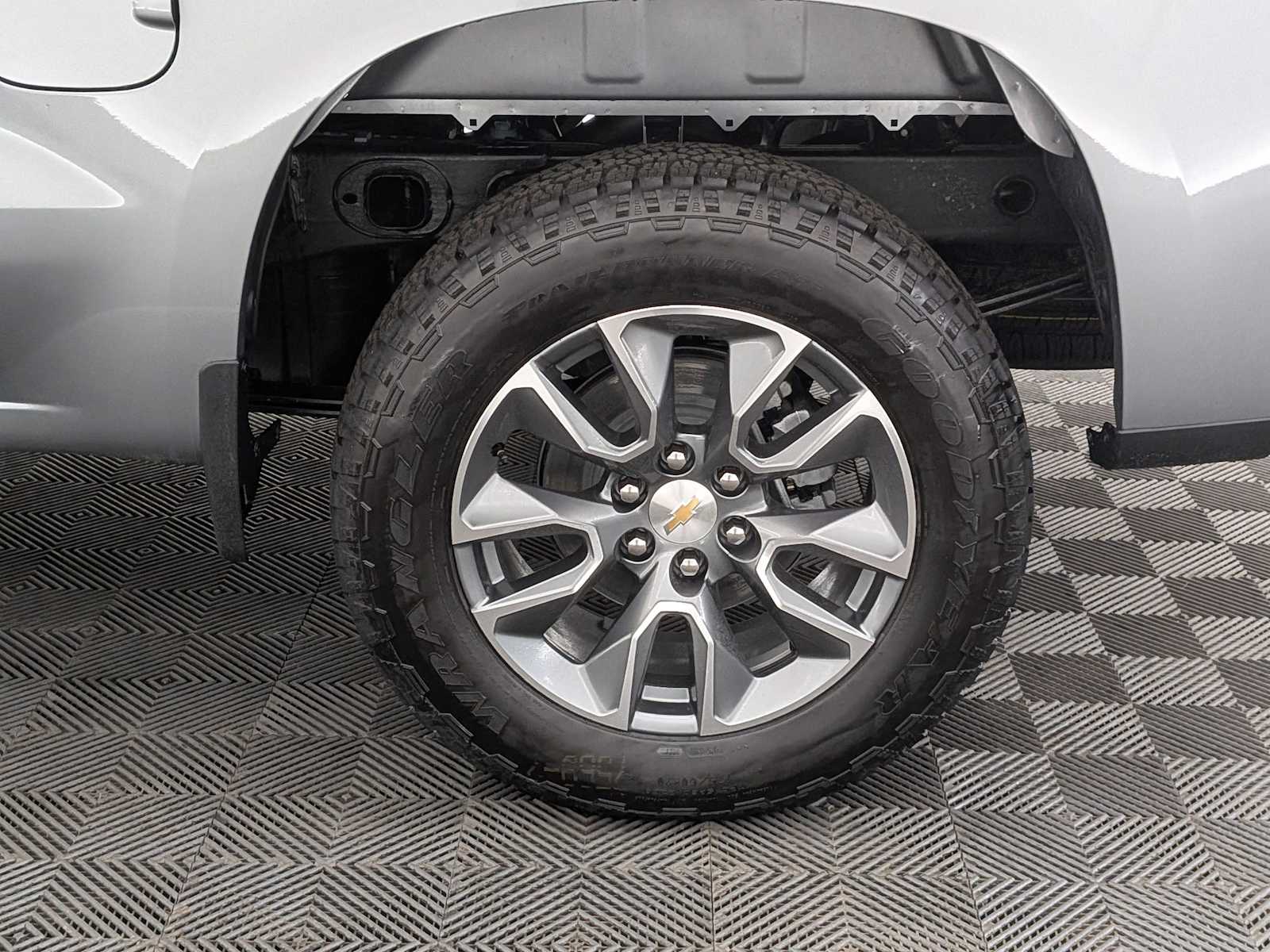 Thumbnail: 2026 Chevrolet Silverado 1500 - 17