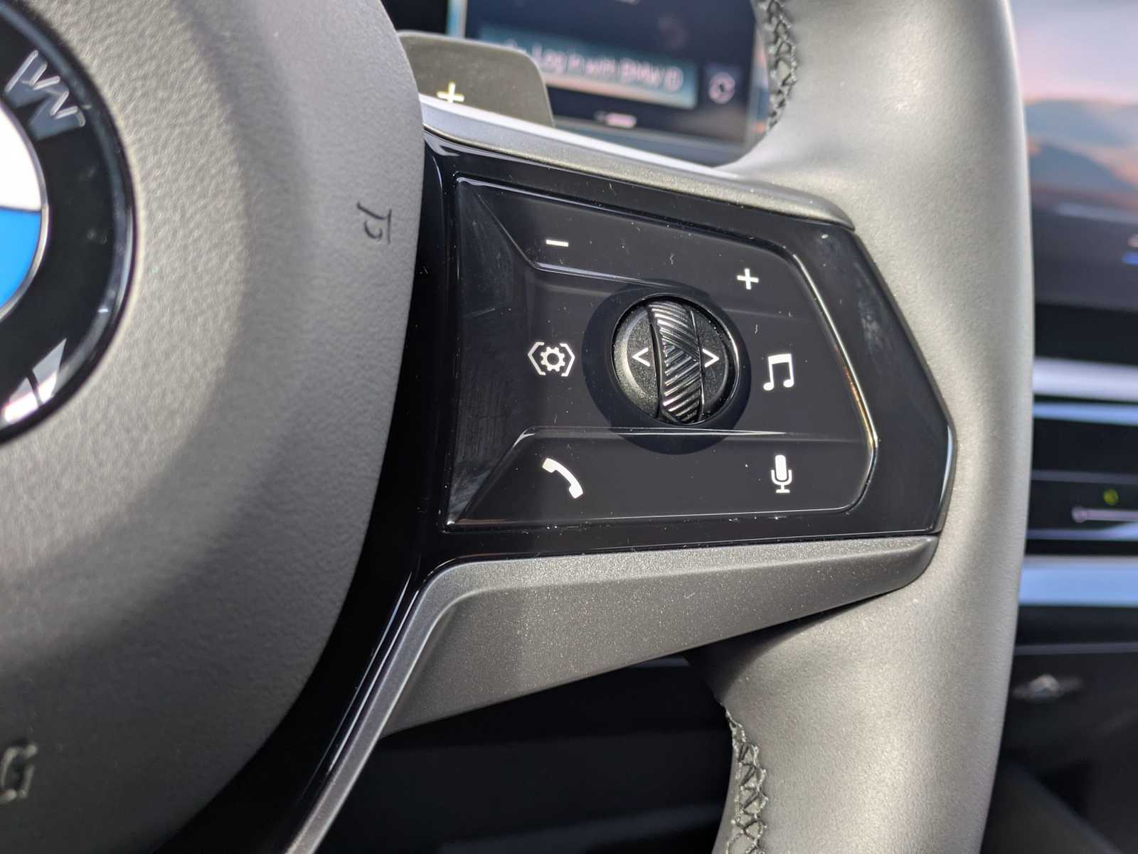 Thumbnail: 2025 BMW 5 Series - 26