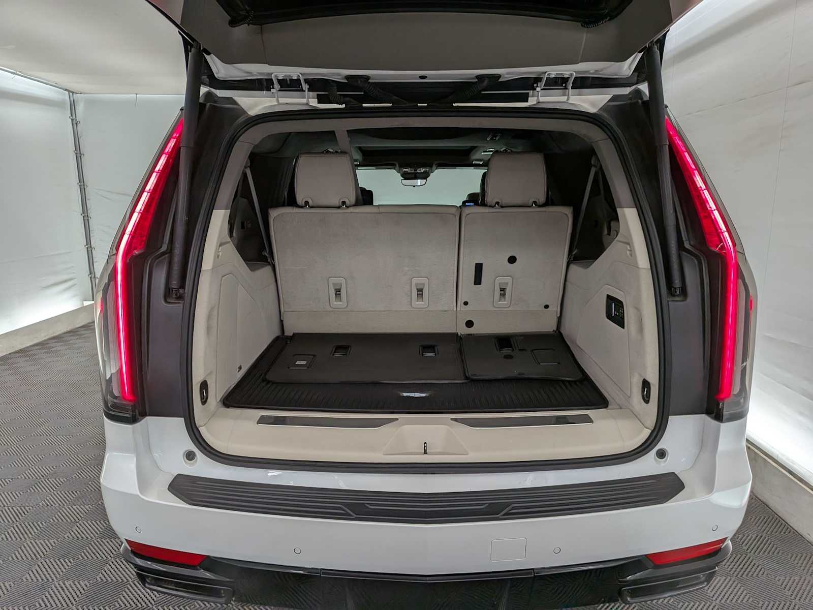 Thumbnail: 2022 Cadillac Escalade - 35