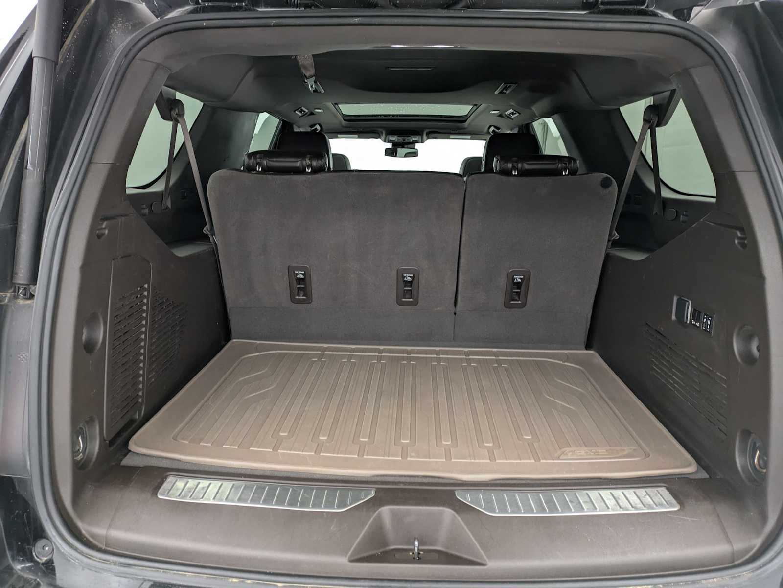 Thumbnail: 2023 GMC Yukon XL - 33