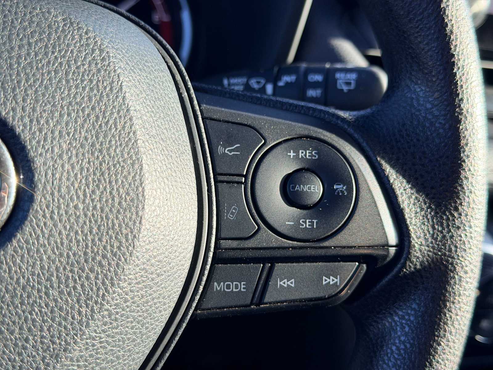 Thumbnail: 2023 Toyota RAV4 - 25