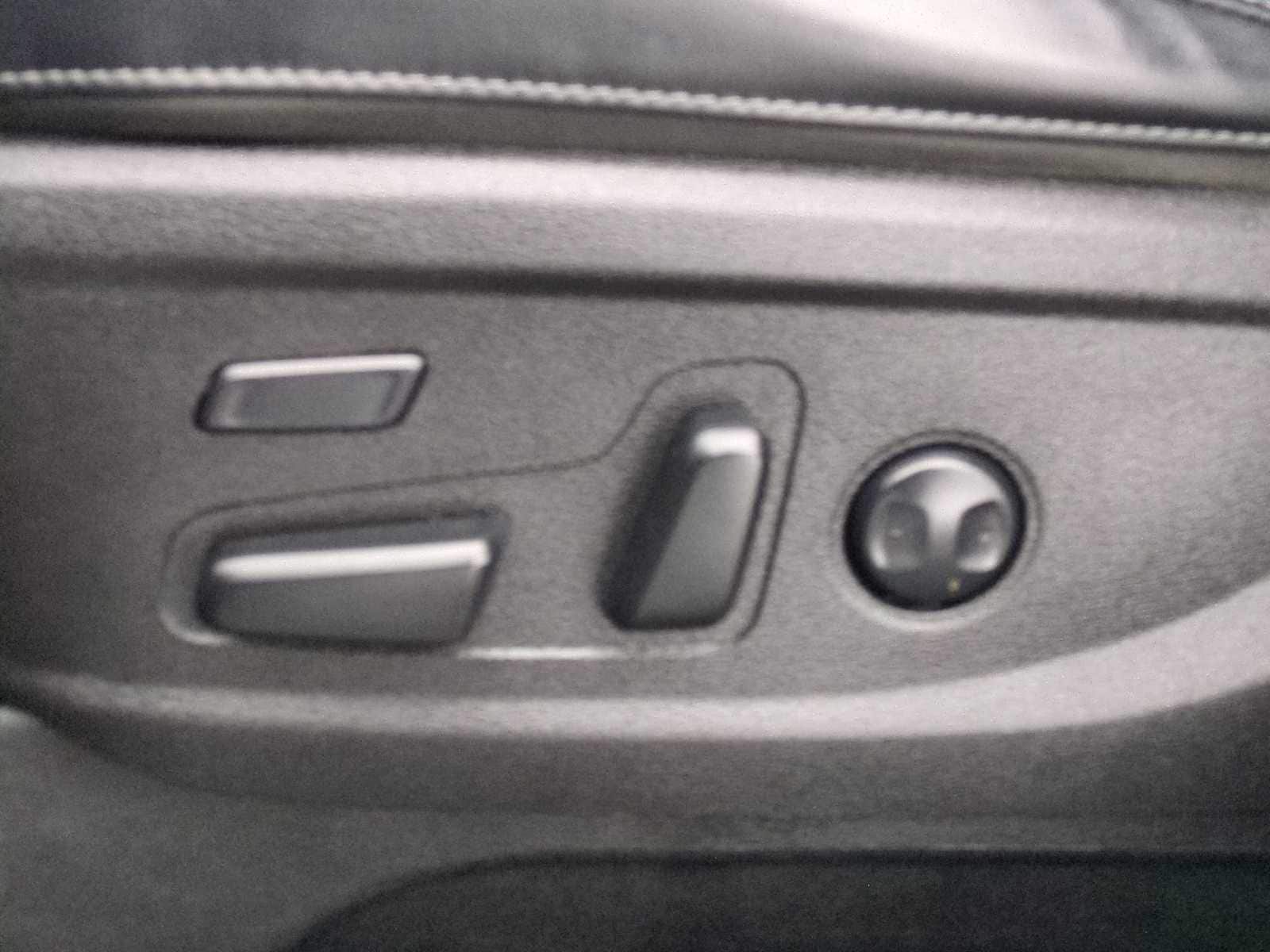 Thumbnail: 2022 Kia Telluride - 16