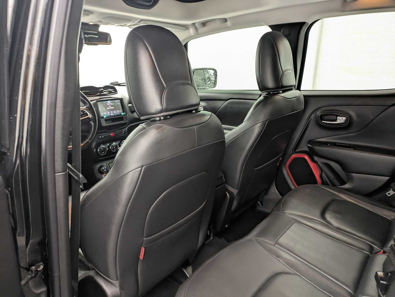 Thumbnail: 2016 Jeep Renegade - 21