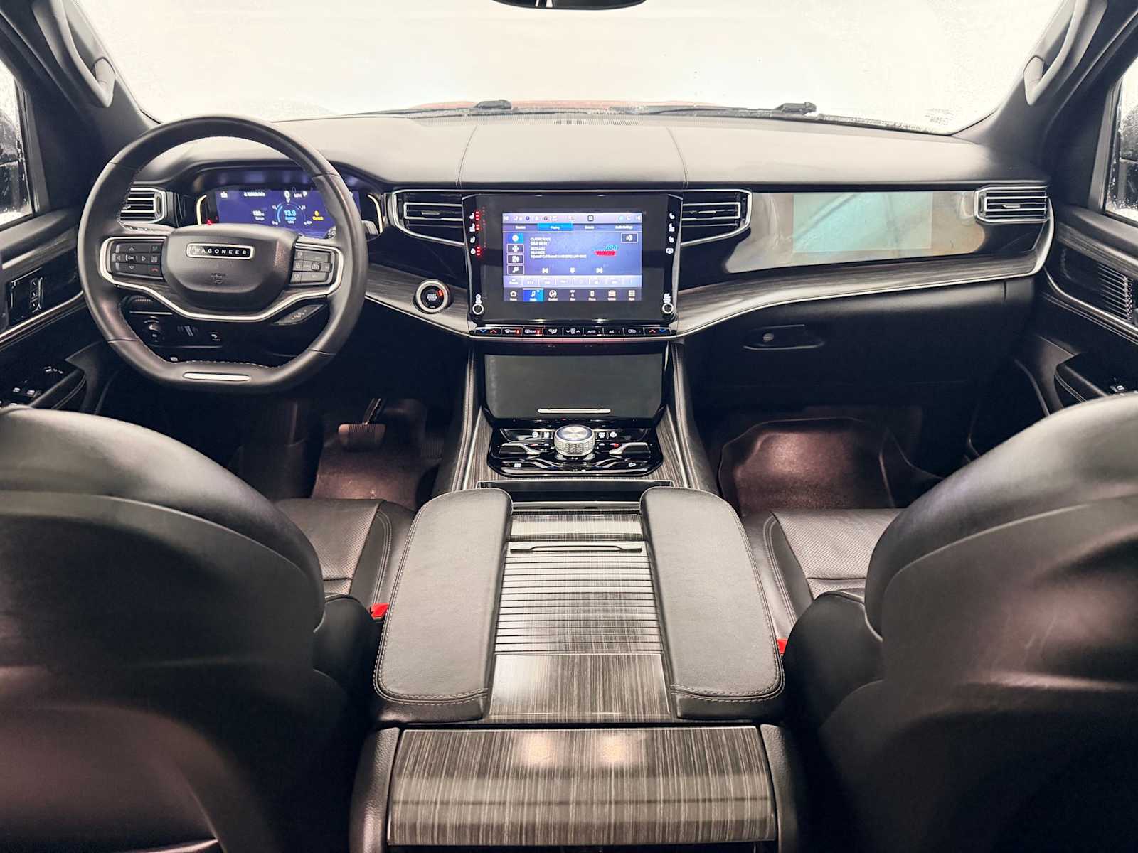 Thumbnail: 2023 Jeep Wagoneer - 15