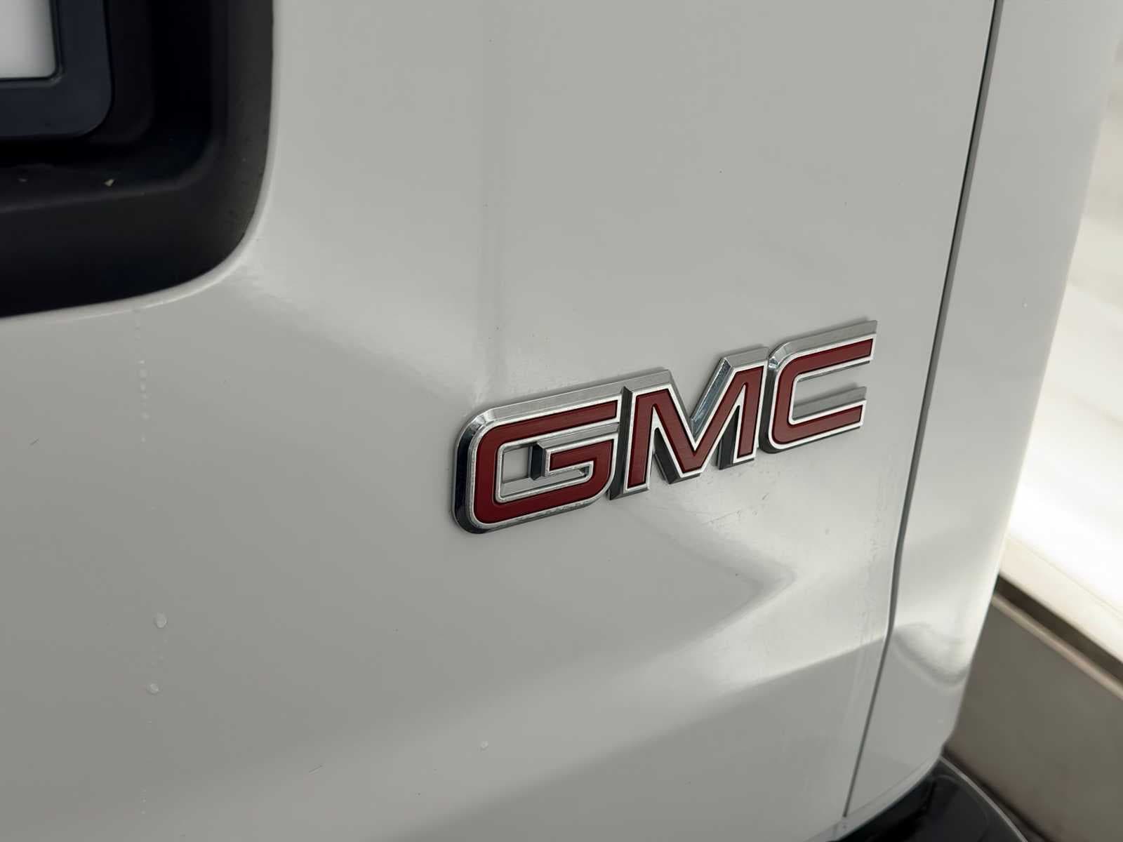 Thumbnail: 2024 GMC Savana - 11