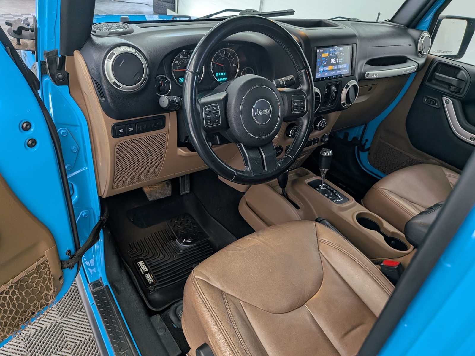 2017 Jeep Wrangler Unlimited Rubicon photo 2