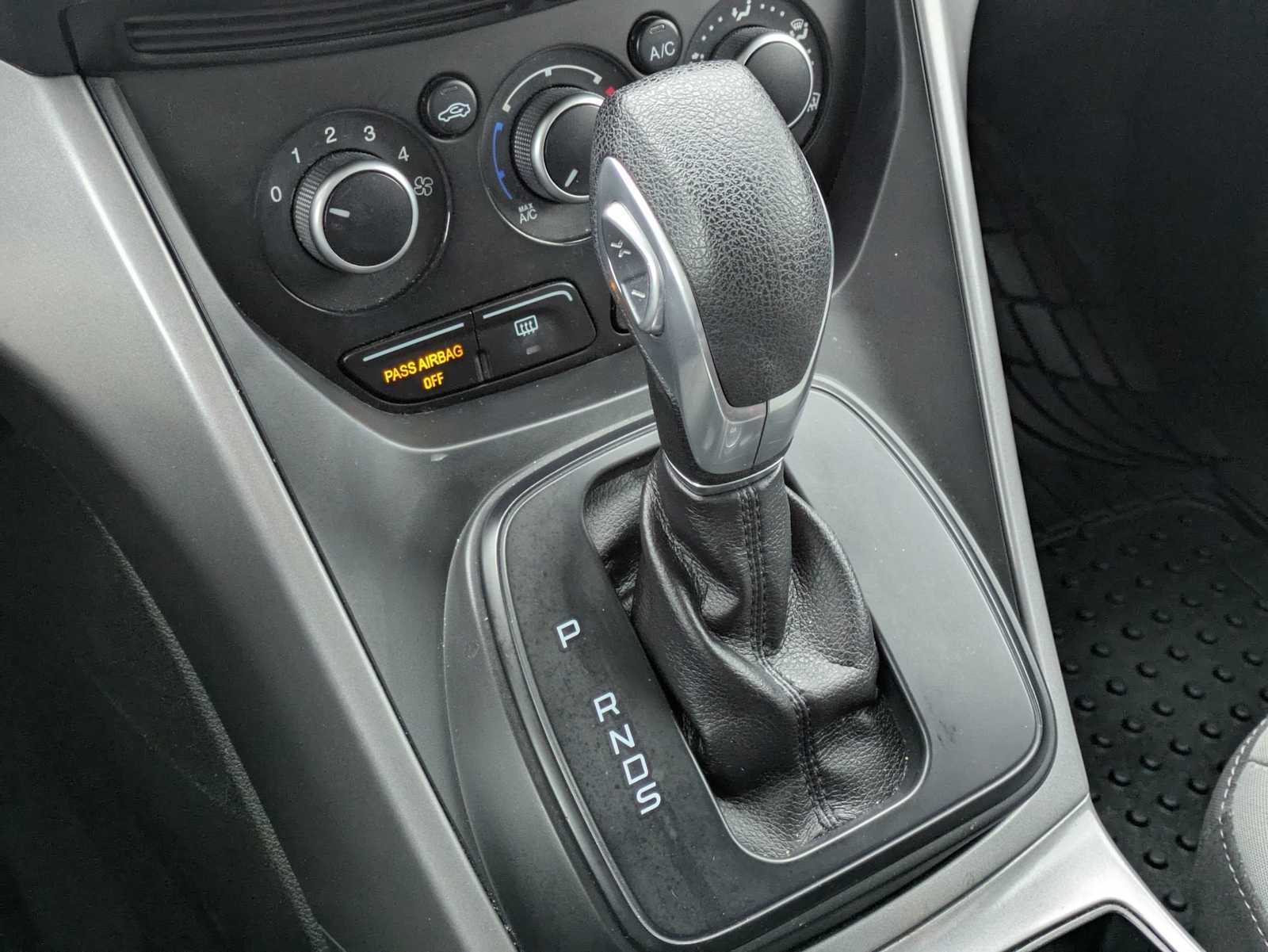 Thumbnail: 2015 Ford Escape - 31