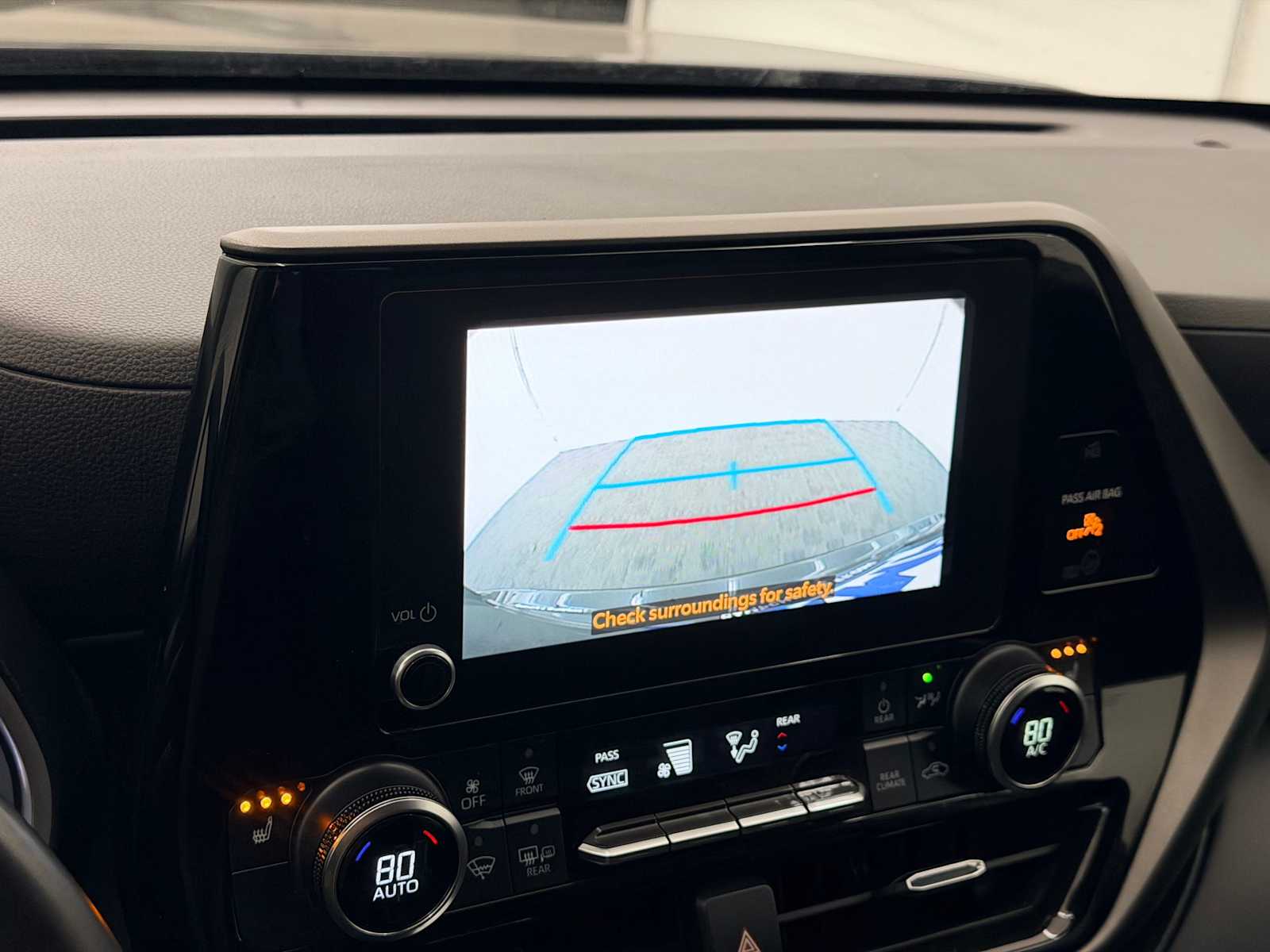 Thumbnail: 2024 Toyota Highlander - 29