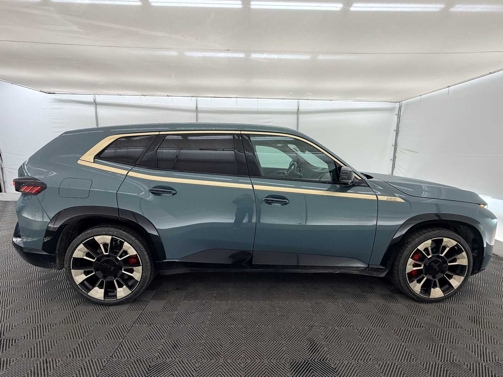 Thumbnail: 2023 BMW XM - 7