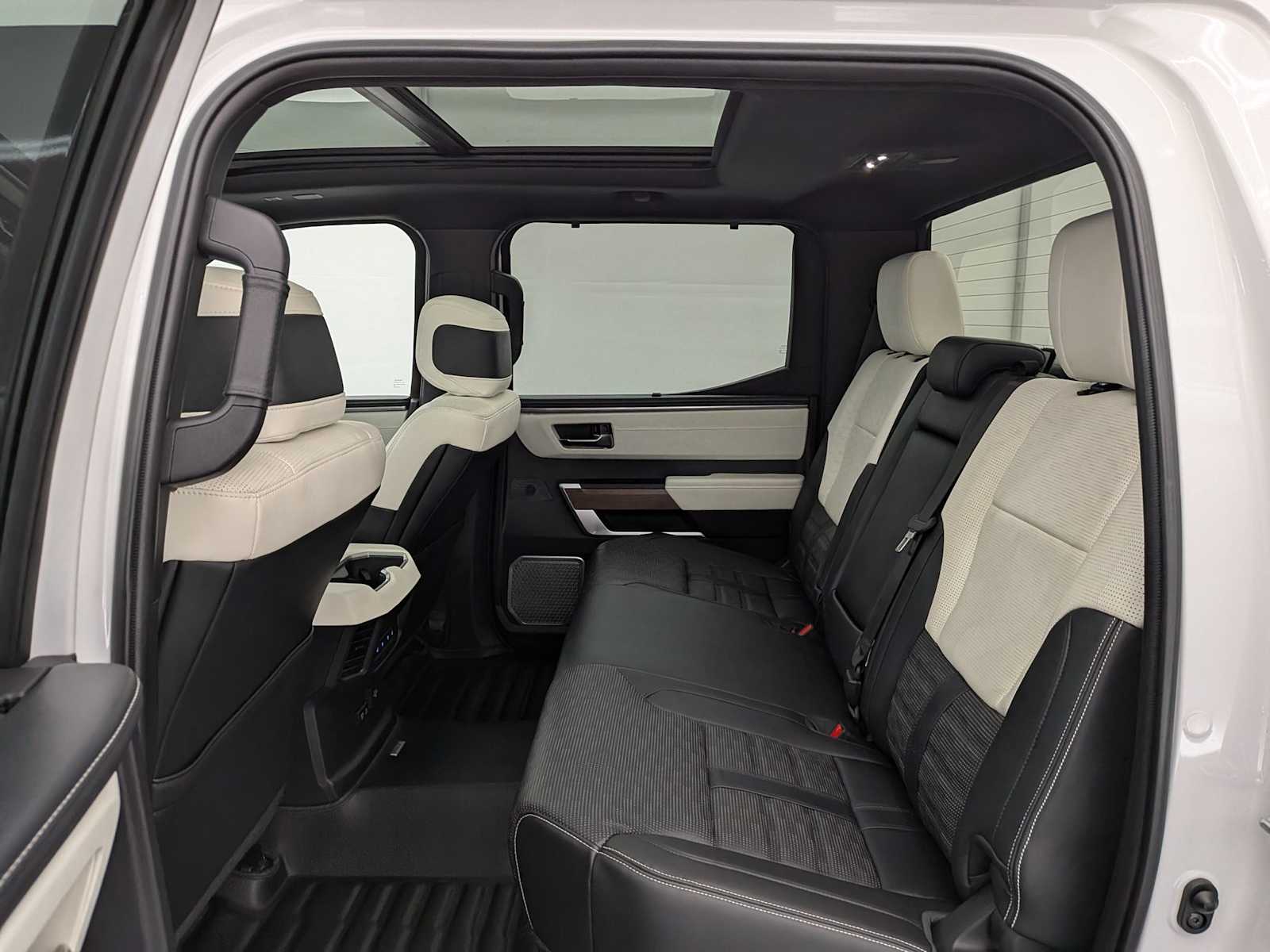 Thumbnail: 2022 Toyota Tundra - 22