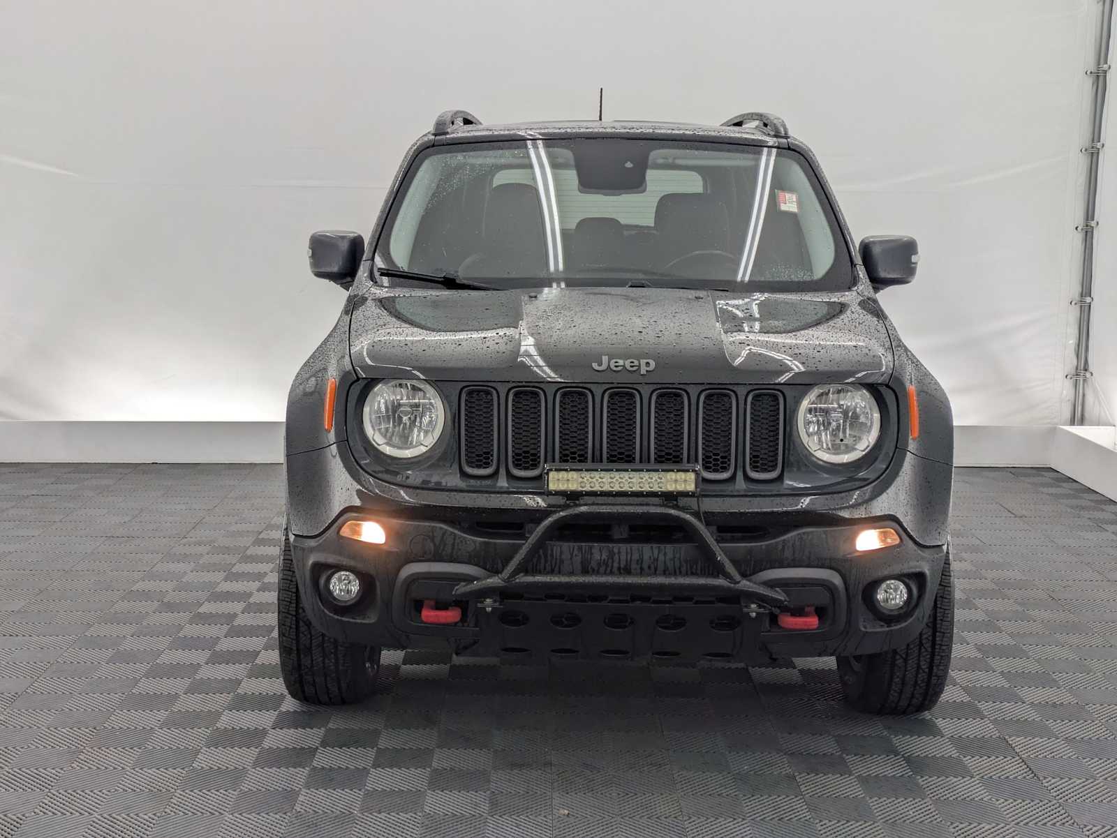 Thumbnail: 2016 Jeep Renegade - 9
