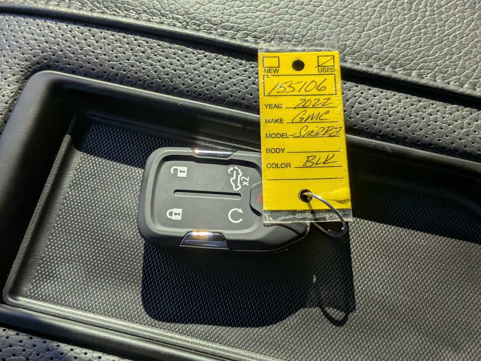 Thumbnail: 2022 GMC Sierra 3500 - 36