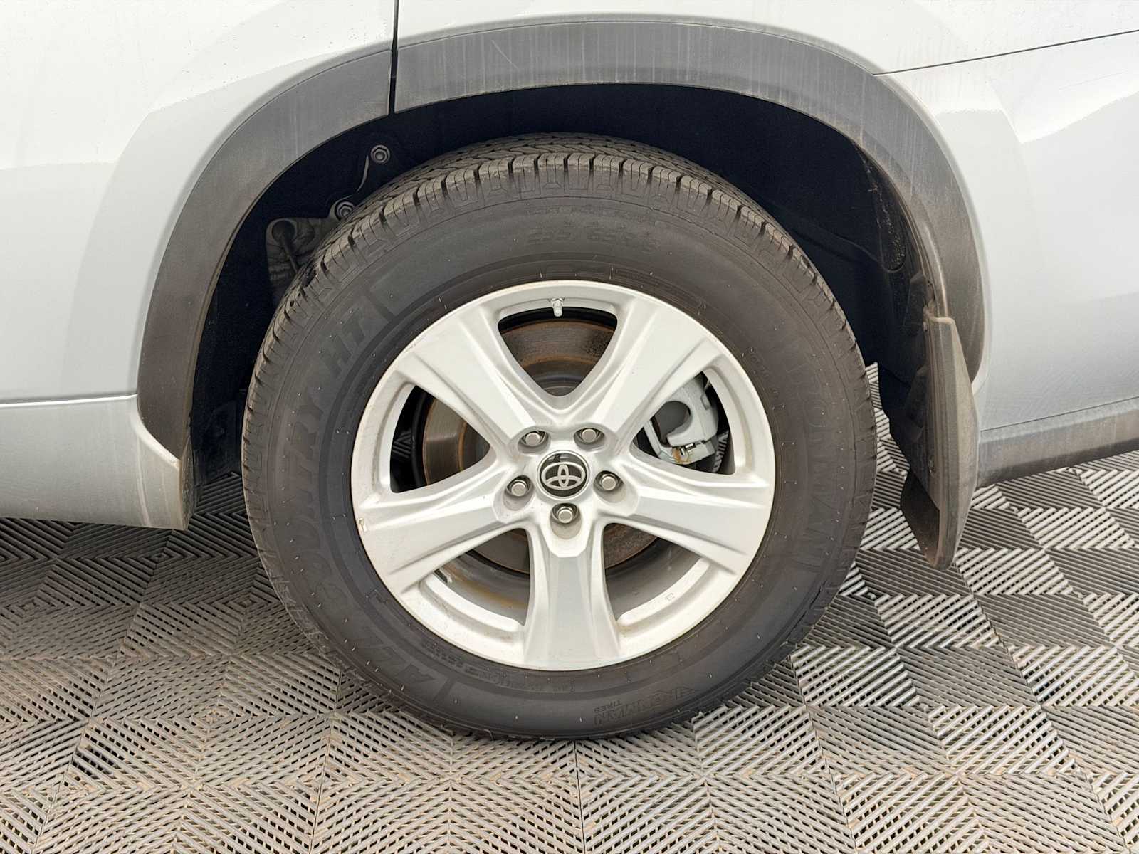 Thumbnail: 2024 Toyota Highlander - 14