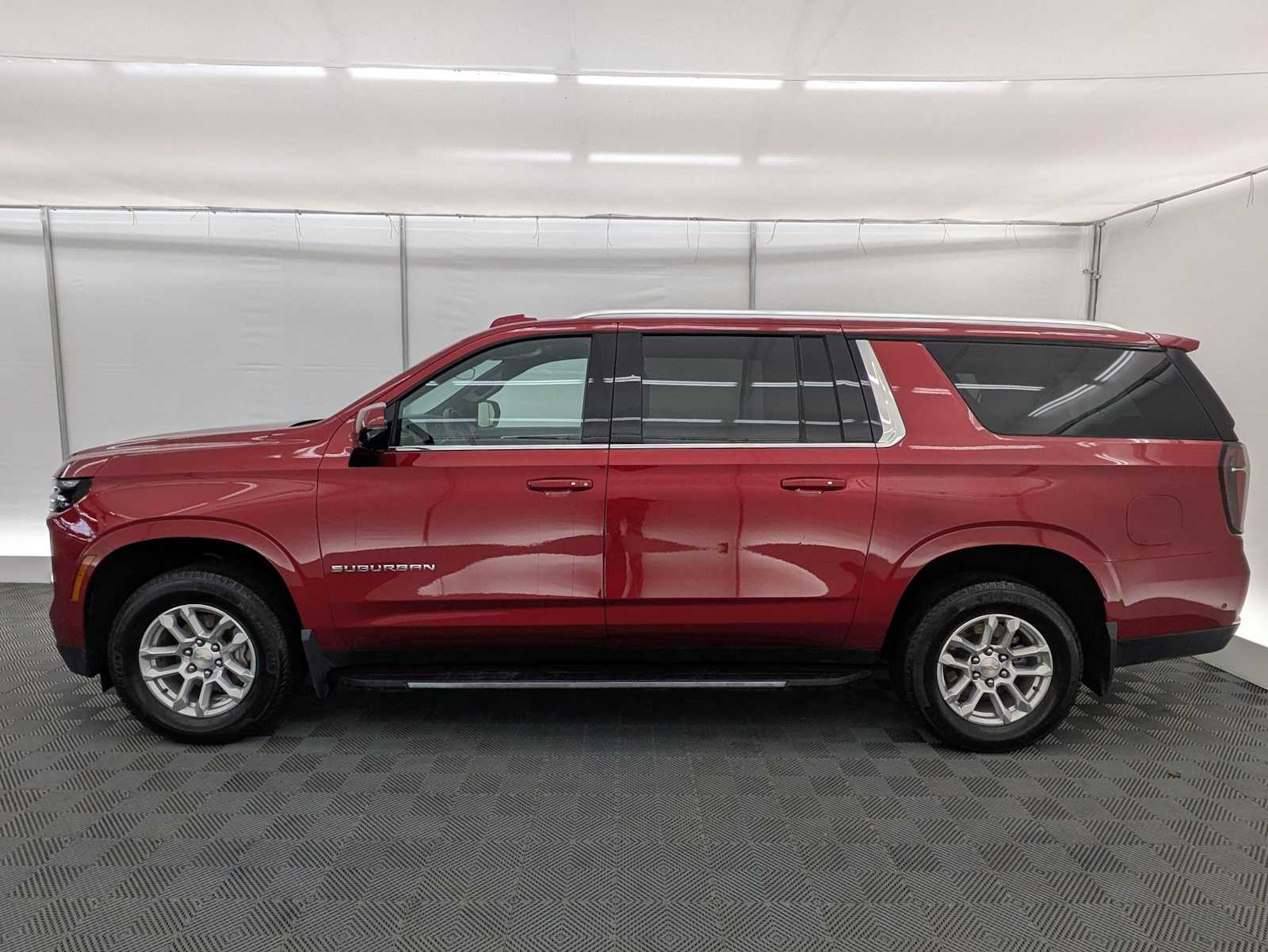 Thumbnail: 2025 Chevrolet Suburban - 3