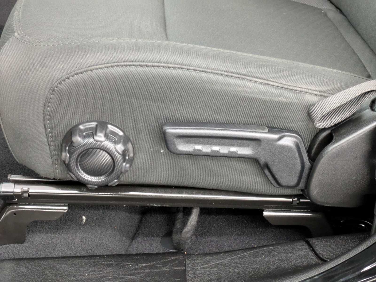 Thumbnail: 2022 Jeep Wrangler - 17