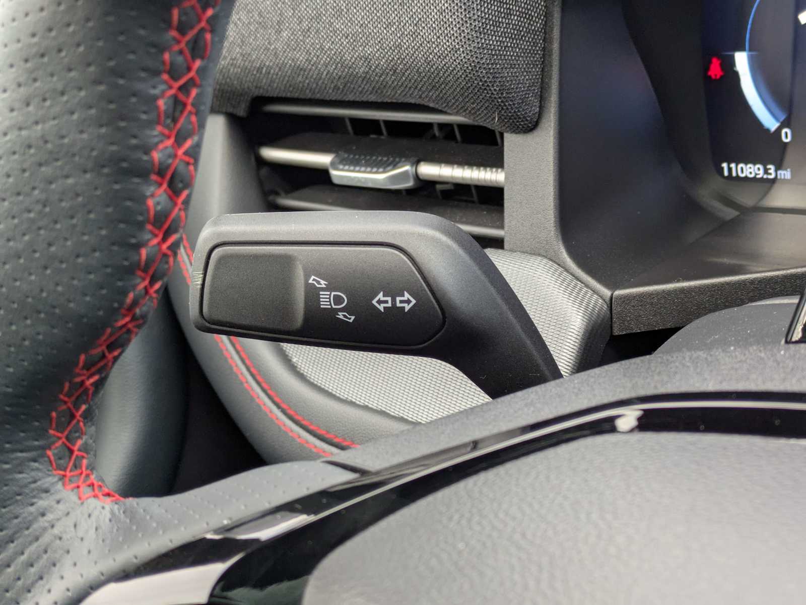 Thumbnail: 2025 Ford Explorer - 25