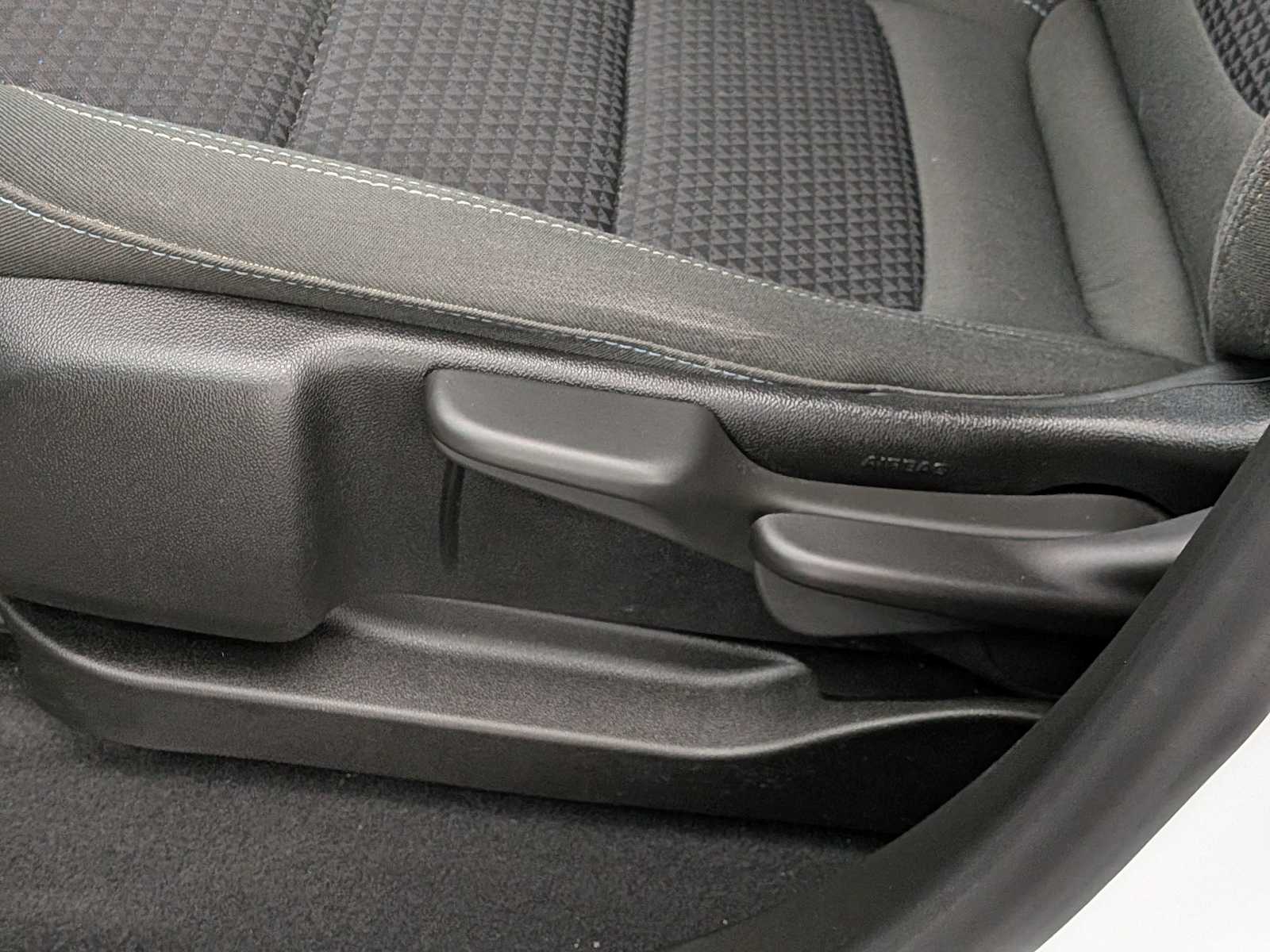 Thumbnail: 2023 Chevrolet Bolt EV - 16