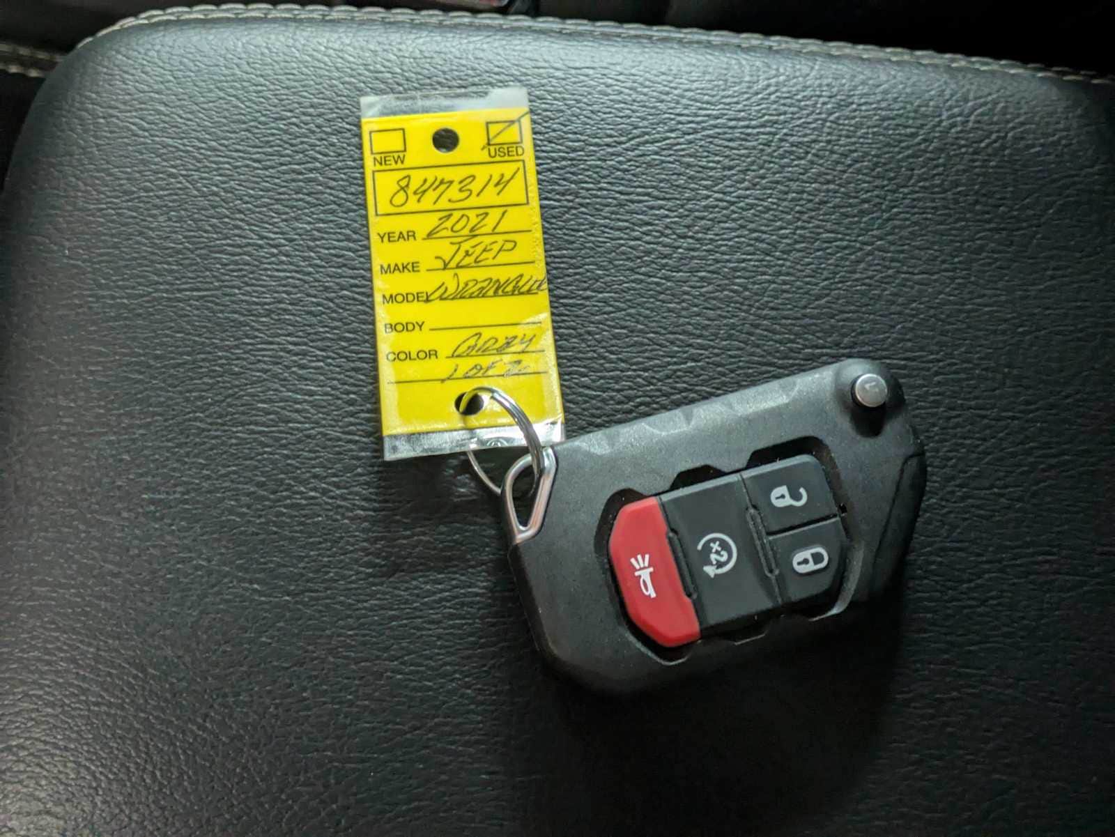 2021 Jeep Wrangler Sahara 34