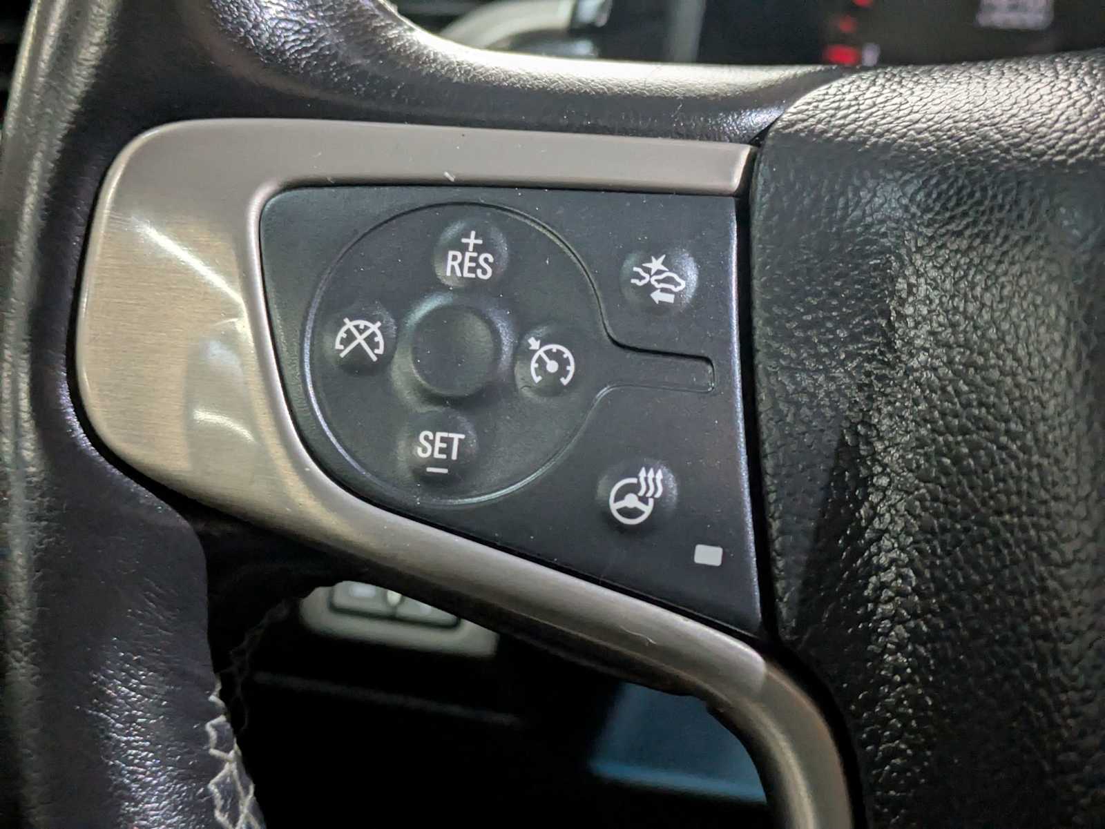 2015 GMC Yukon XL Denali 25