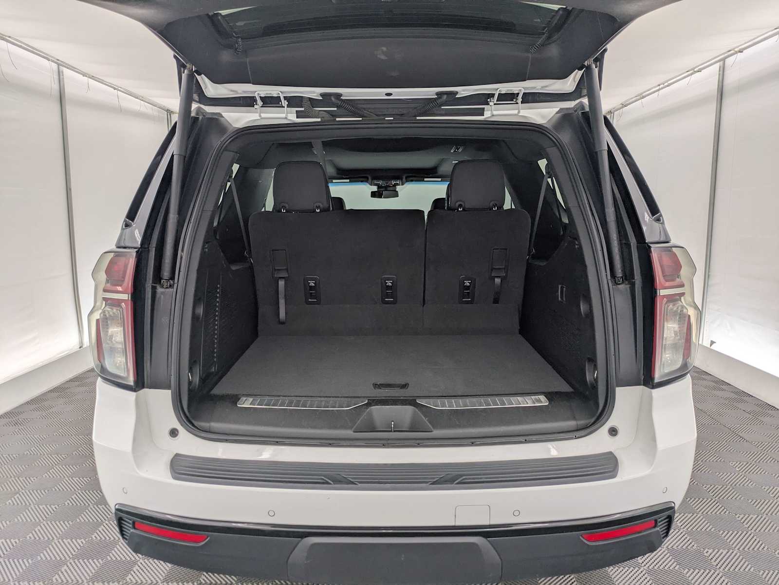 Thumbnail: 2024 Chevrolet Suburban - 32