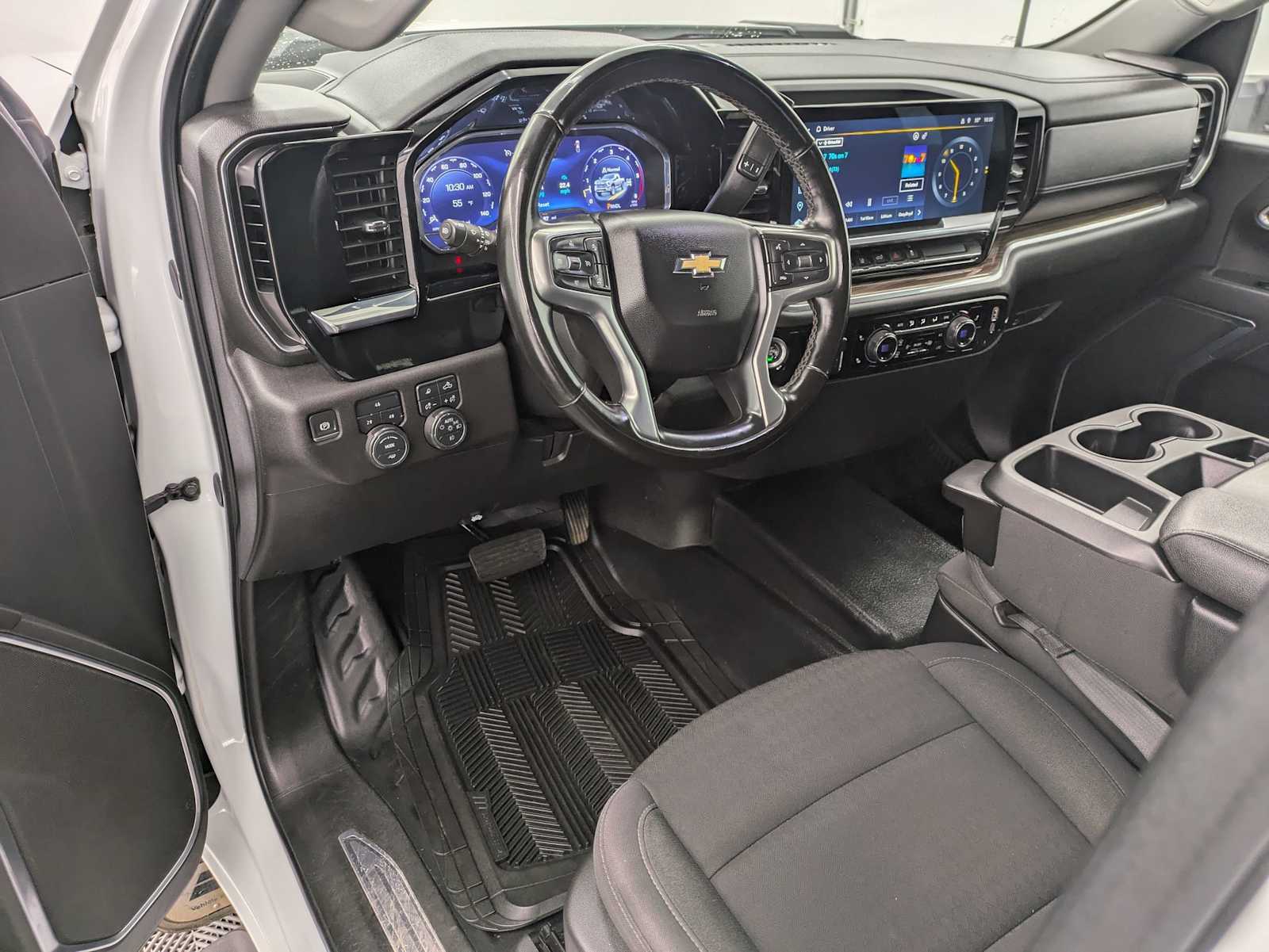 Thumbnail: 2024 Chevrolet Silverado 3500 - 2