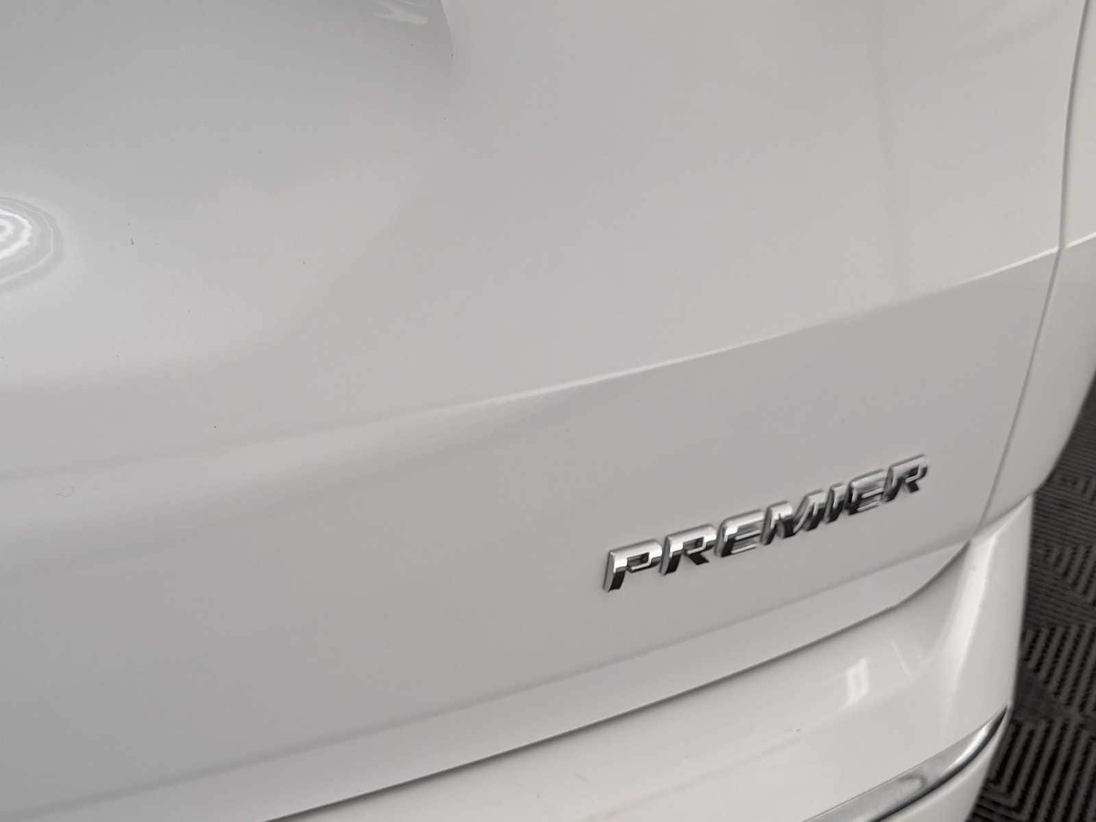 Thumbnail: 2019 Chevrolet Traverse - 14