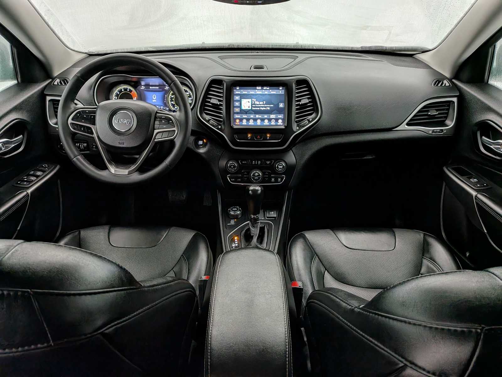 Thumbnail: 2022 Jeep Cherokee - 16