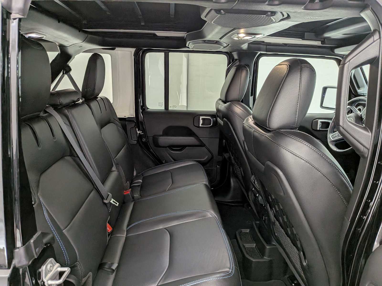 Thumbnail: 2022 Jeep Wrangler - 21