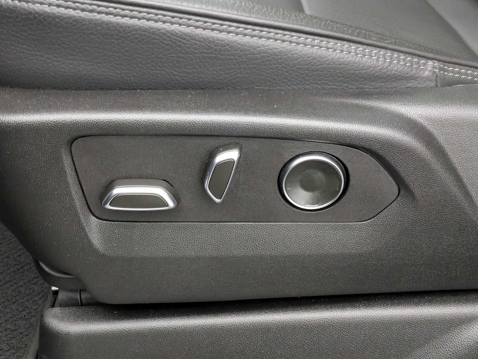 Thumbnail: 2024 GMC Yukon - 19