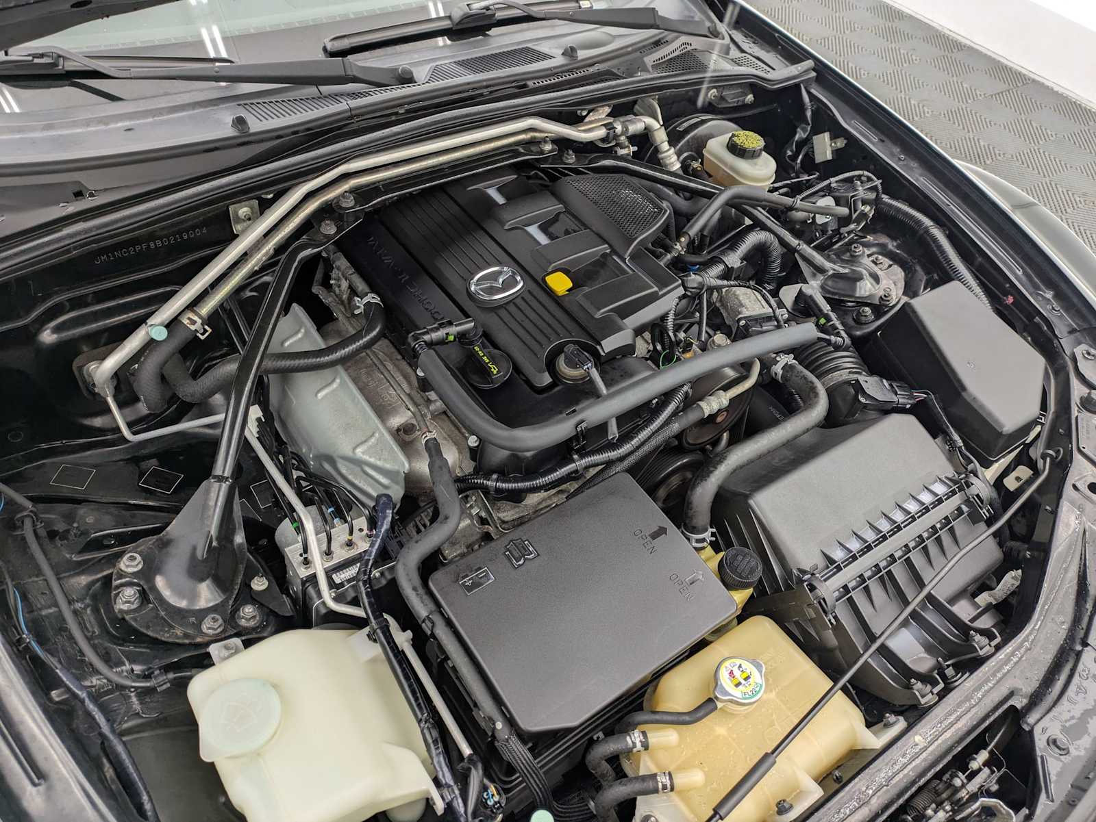 Thumbnail: 2011 Mazda MX-5 Miata - 13