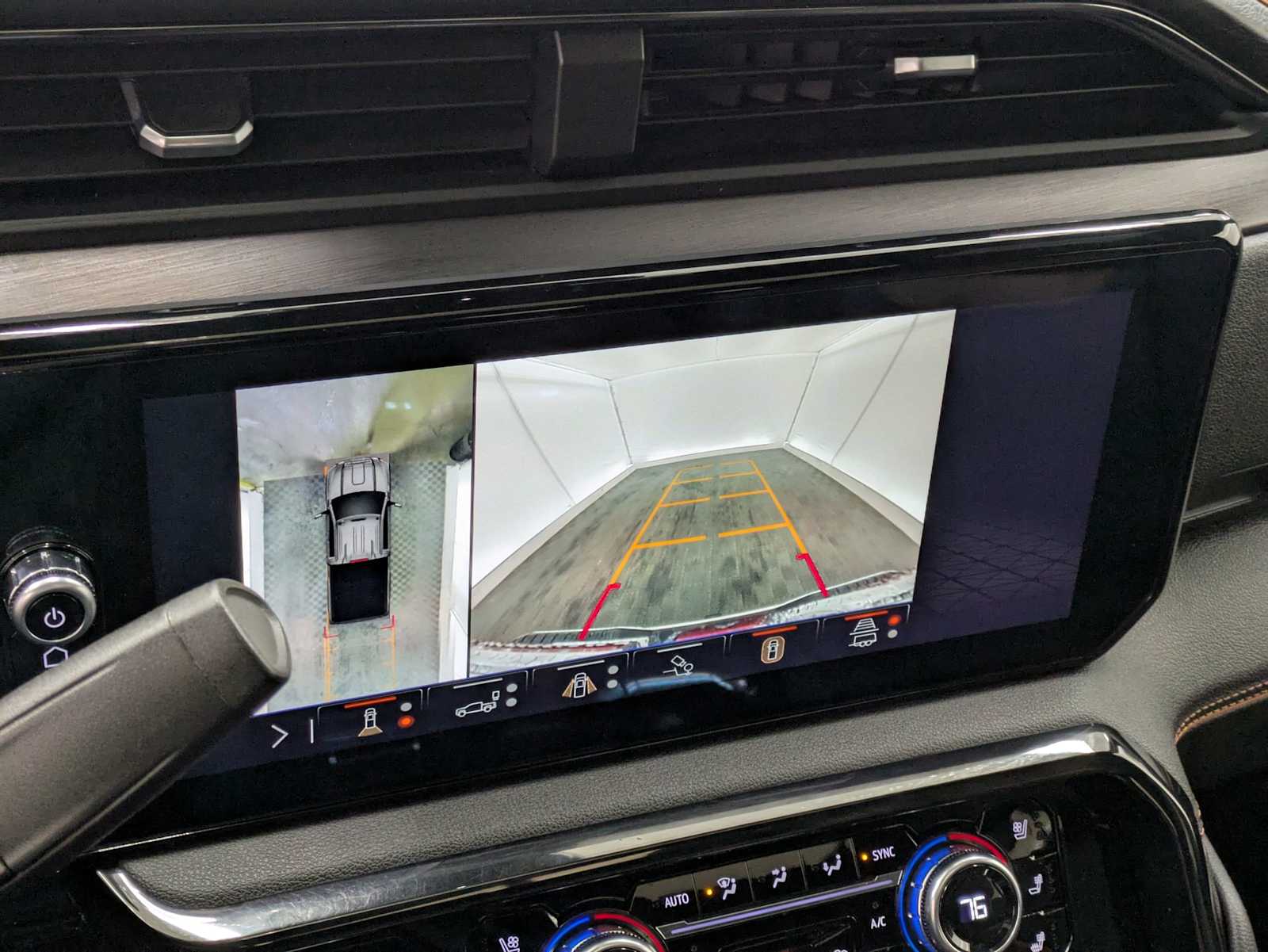 Thumbnail: 2024 GMC Sierra 3500 - 30