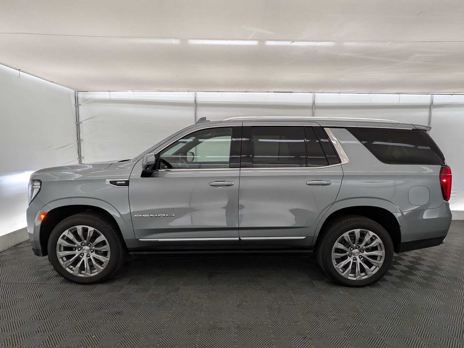 Thumbnail: 2024 GMC Yukon - 3