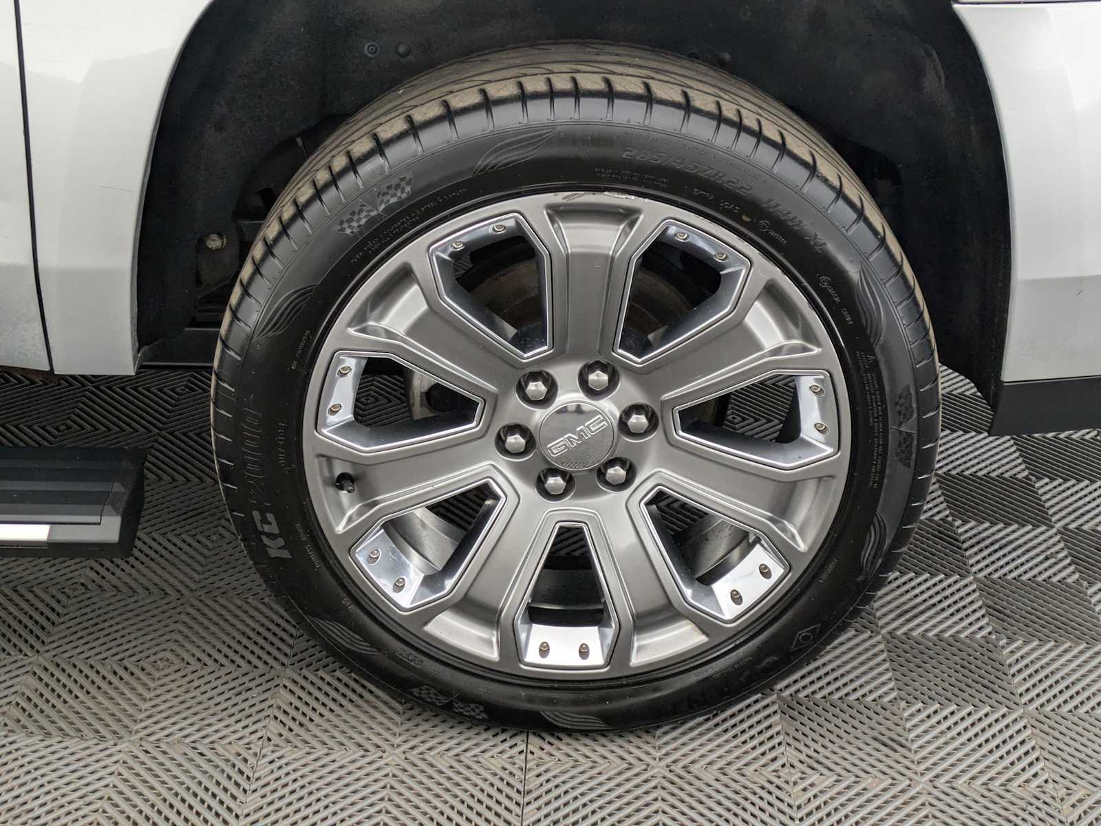 2015 GMC Yukon XL Denali 14