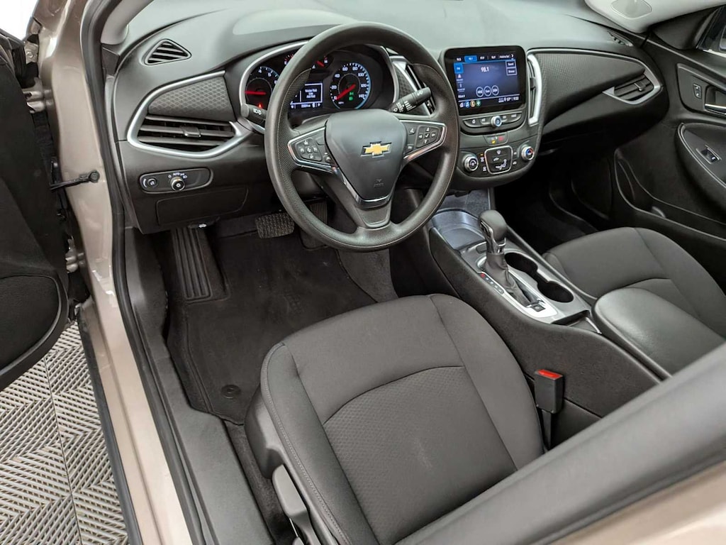 Used 2023 Chevrolet Malibu LS w/1LS Sedan