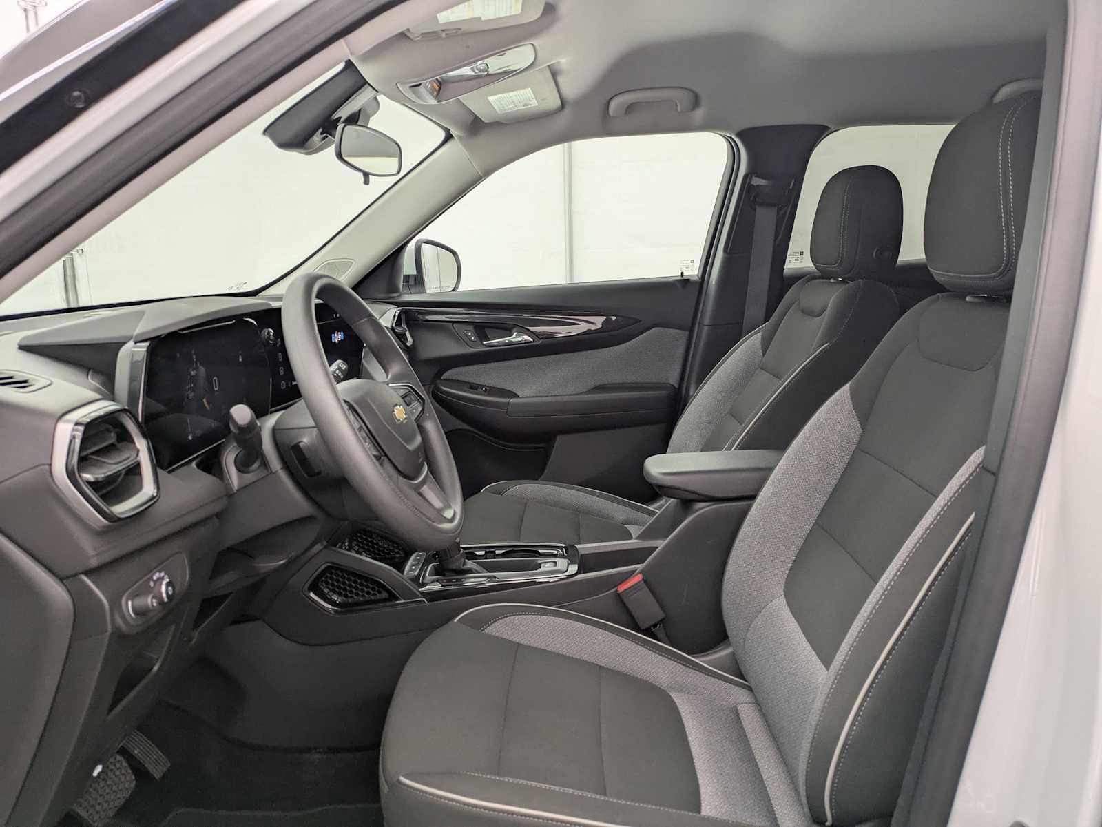 Thumbnail: 2025 Chevrolet TrailBlazer - 35