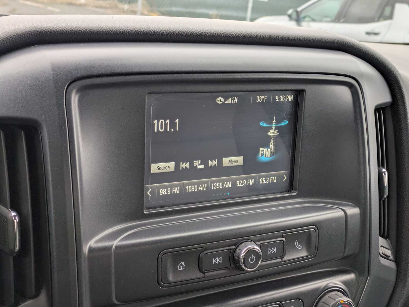 Thumbnail: 2017 Chevrolet Silverado 1500 - 27