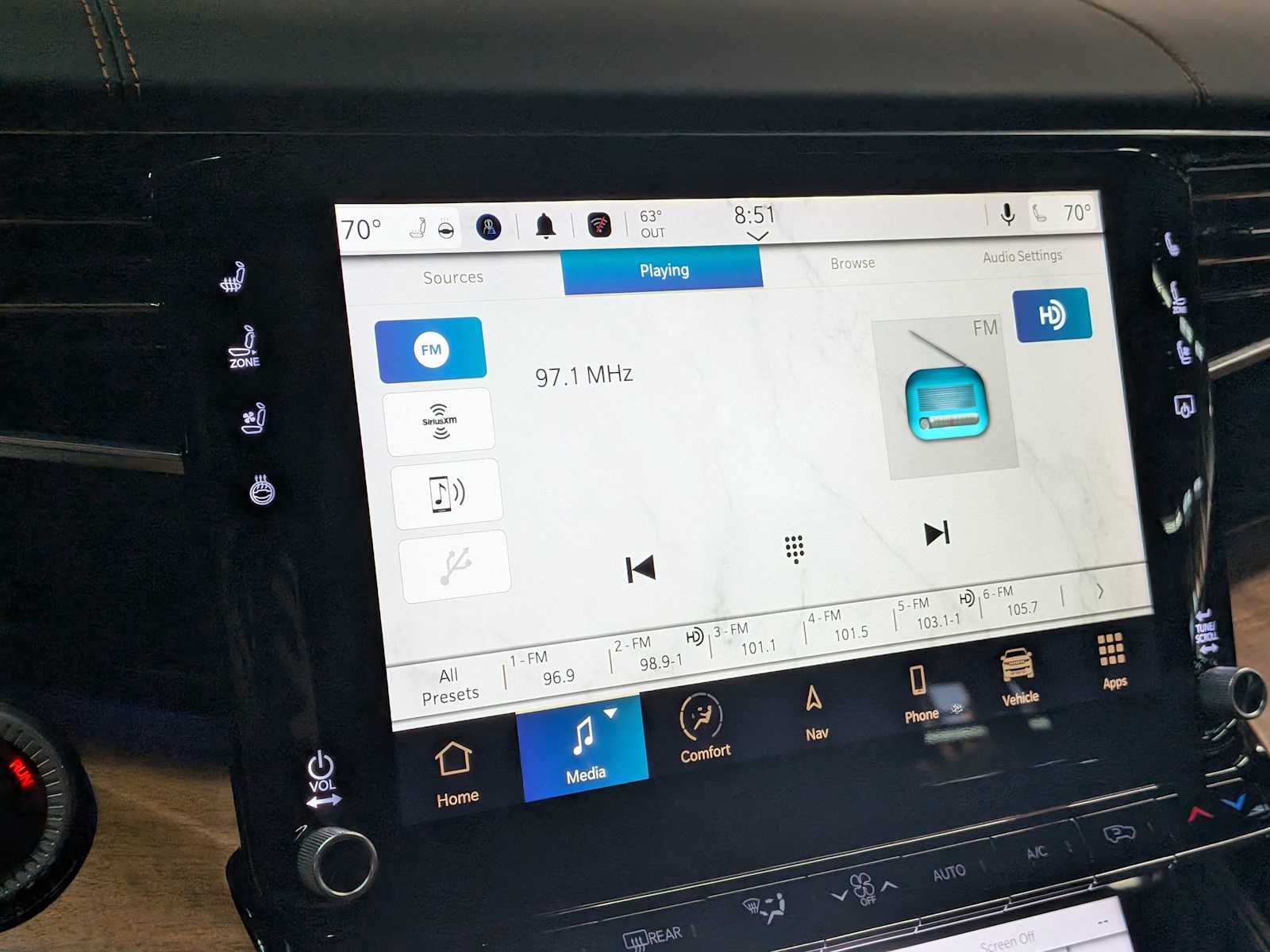 Thumbnail: 2024 Jeep Grand Wagoneer - 31