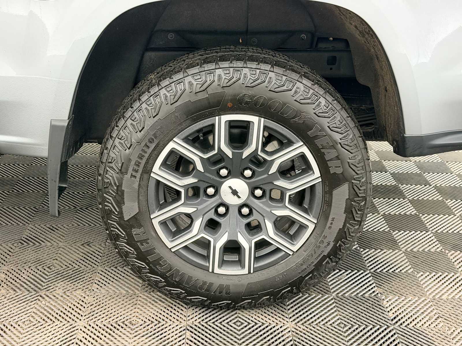 Thumbnail: 2024 Chevrolet Colorado - 14