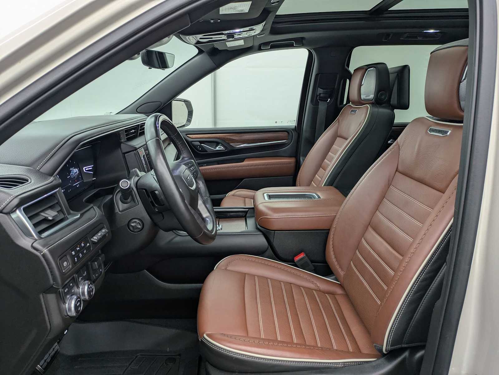 Thumbnail: 2023 GMC Yukon - 19