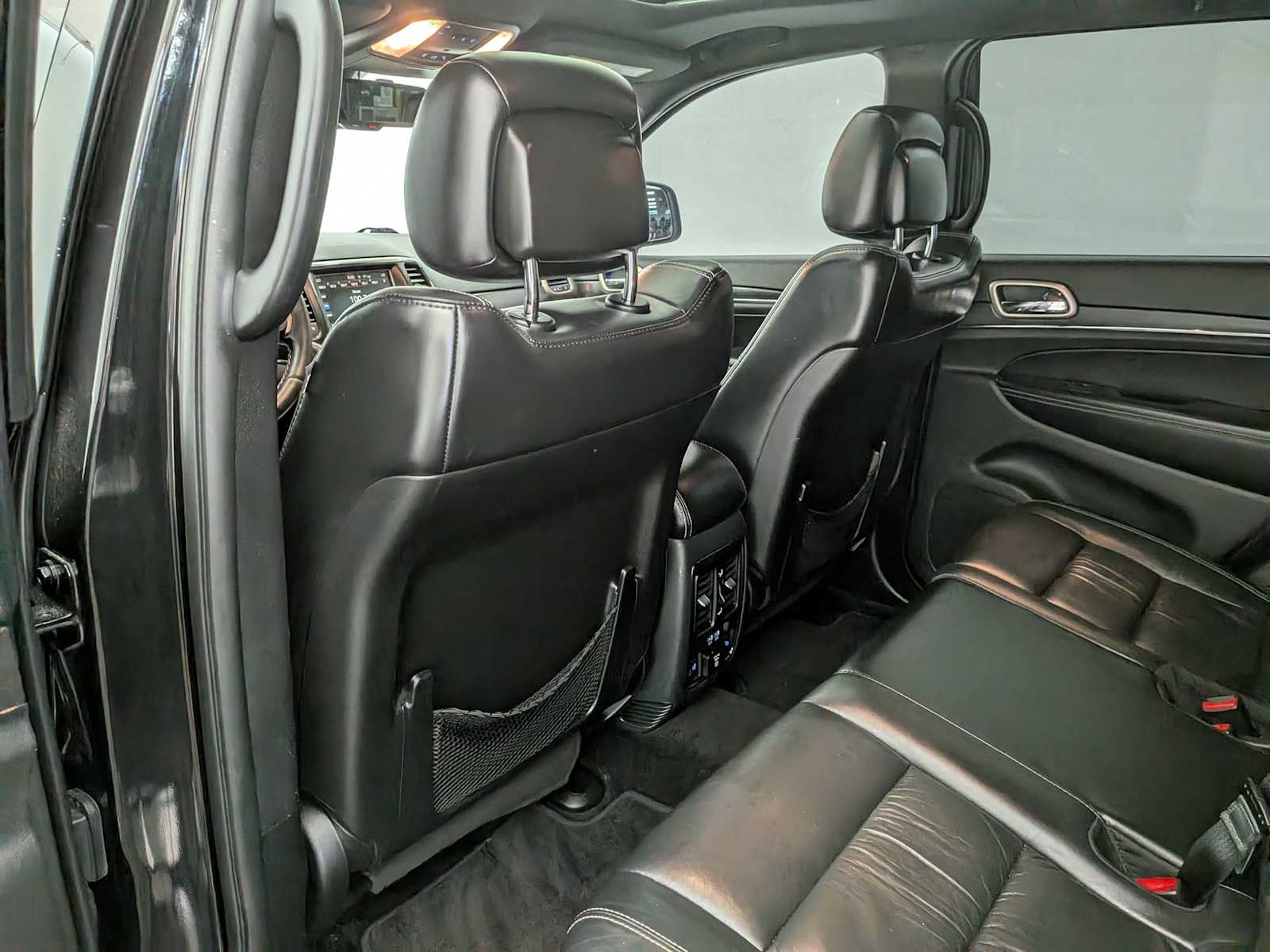 Thumbnail: 2016 Jeep Grand Cherokee - 20