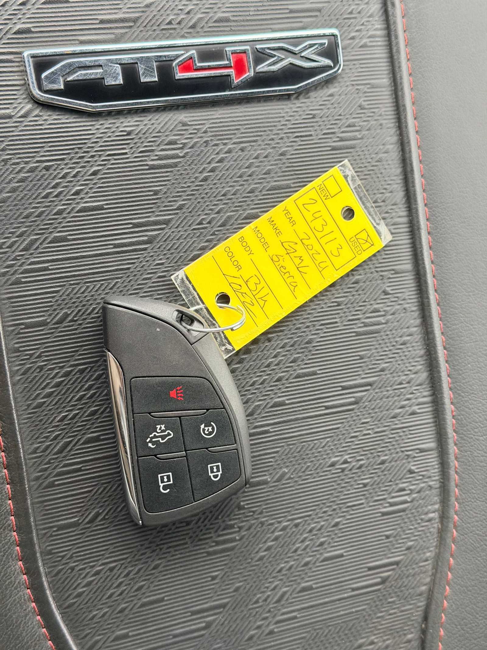 Thumbnail: 2024 GMC Sierra 2500 - 32