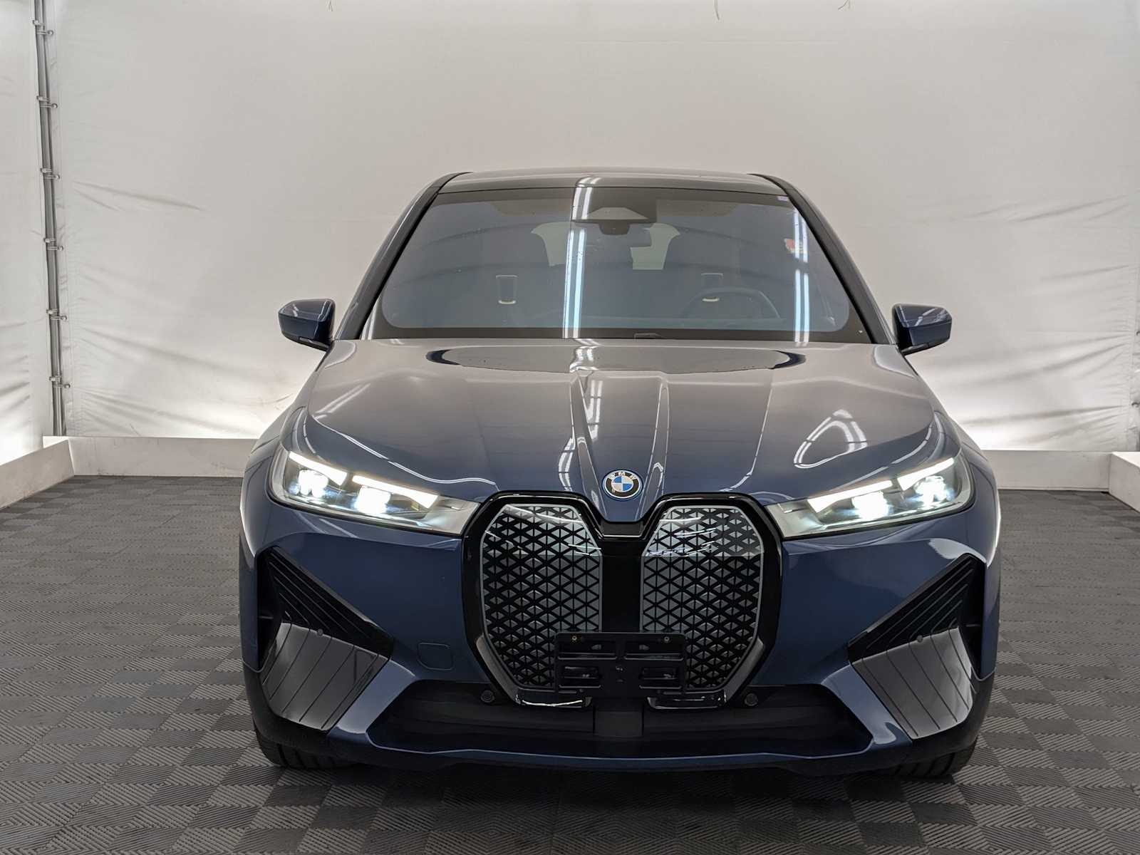 Thumbnail: 2023 BMW iX - 9