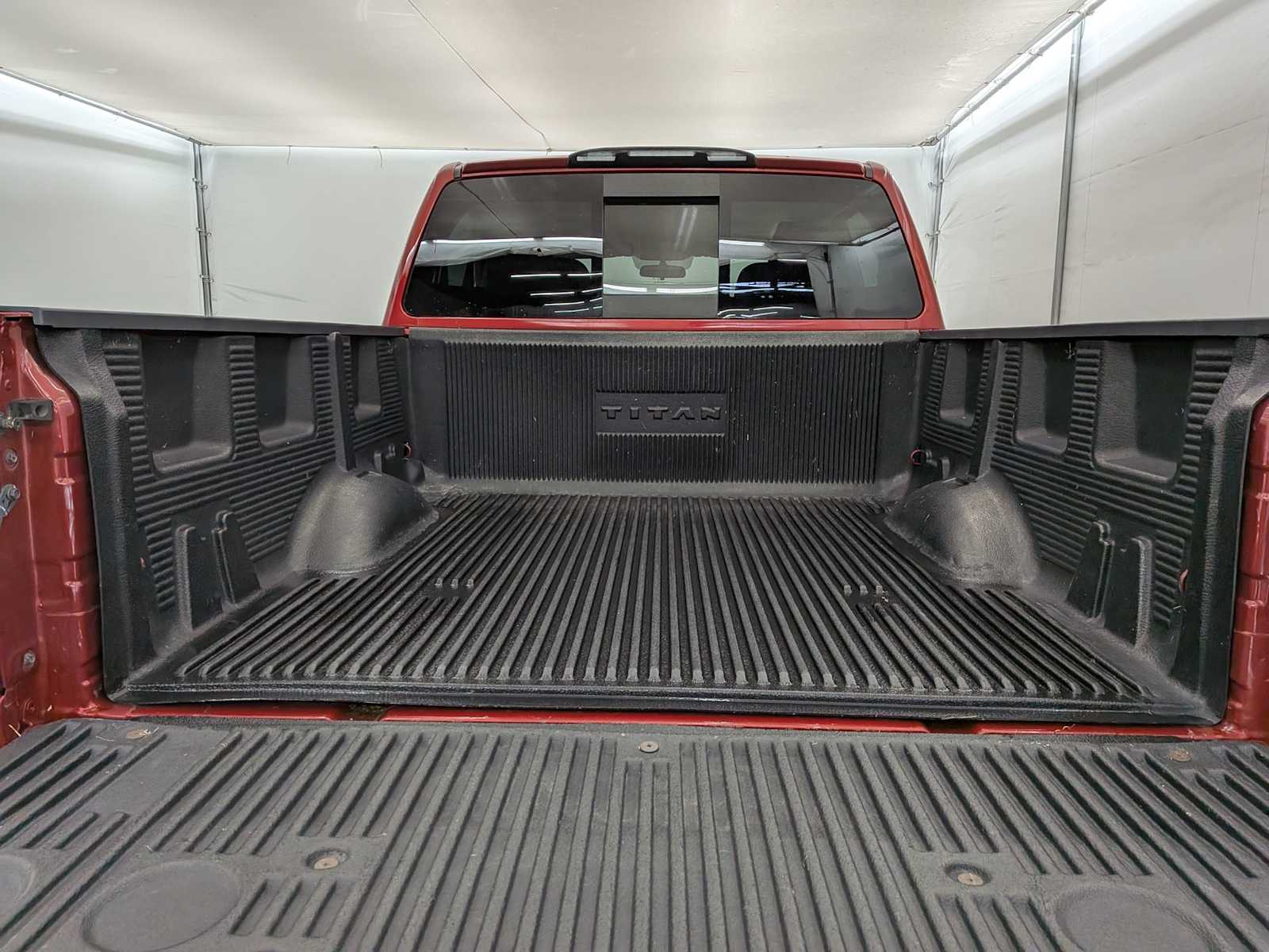 Thumbnail: 2019 Nissan Titan - 32