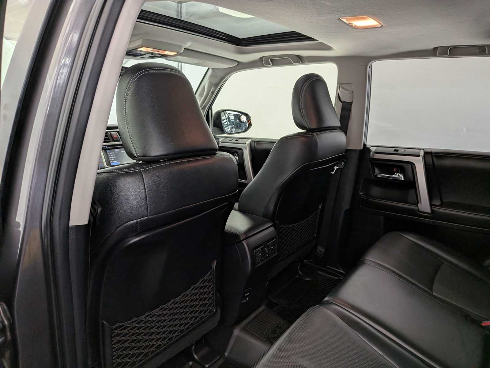 Thumbnail: 2016 Toyota 4Runner - 18