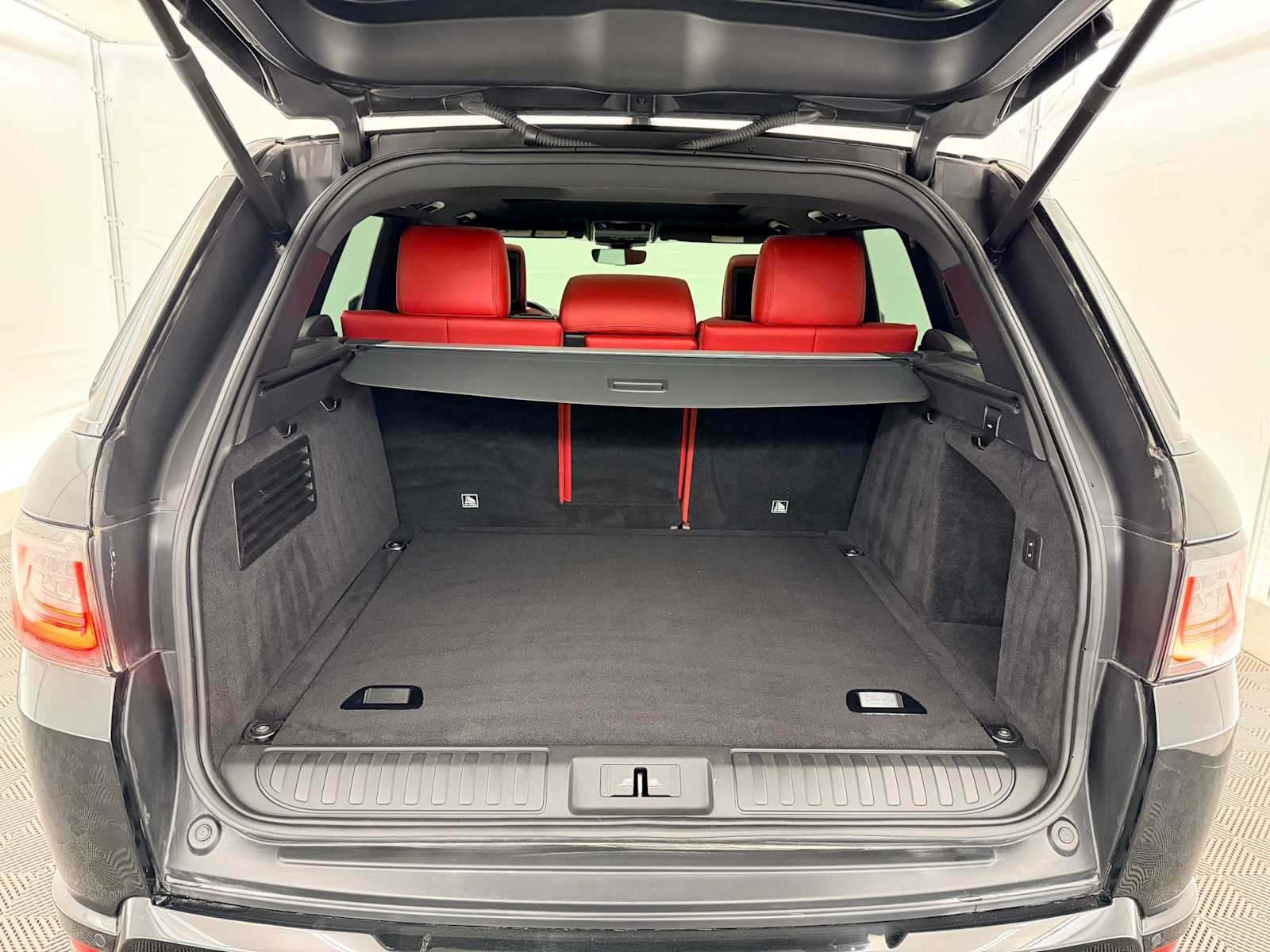 Thumbnail: 2018 Land Rover Range Rover Sport - 35