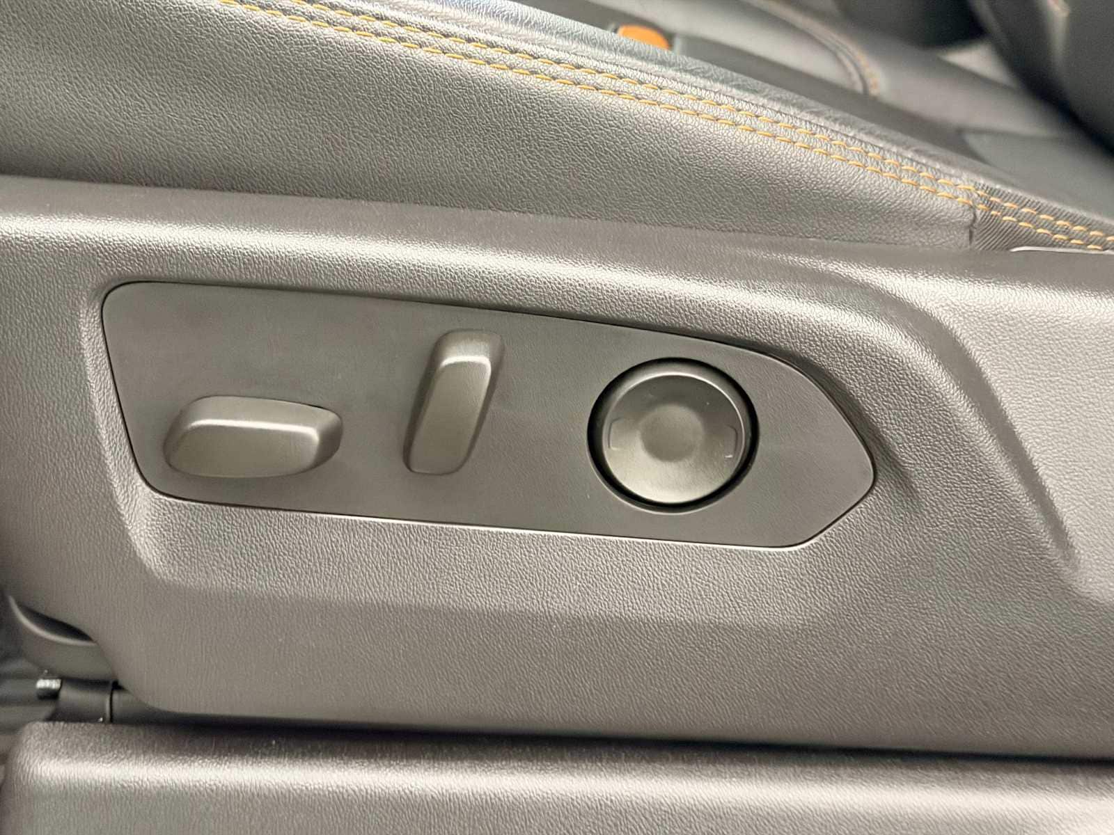 Thumbnail: 2025 GMC Sierra 2500 - 19