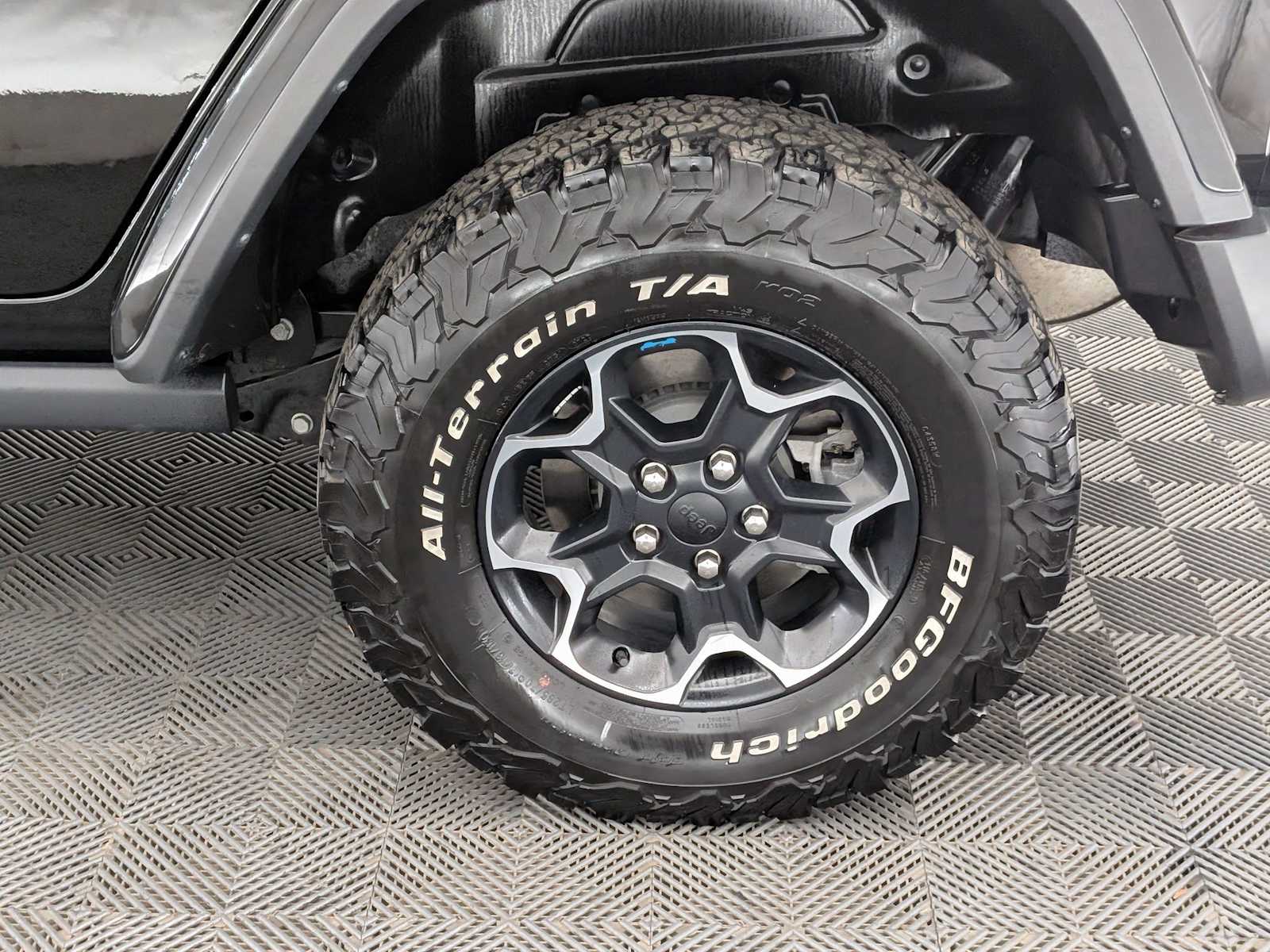 Thumbnail: 2022 Jeep Wrangler - 14