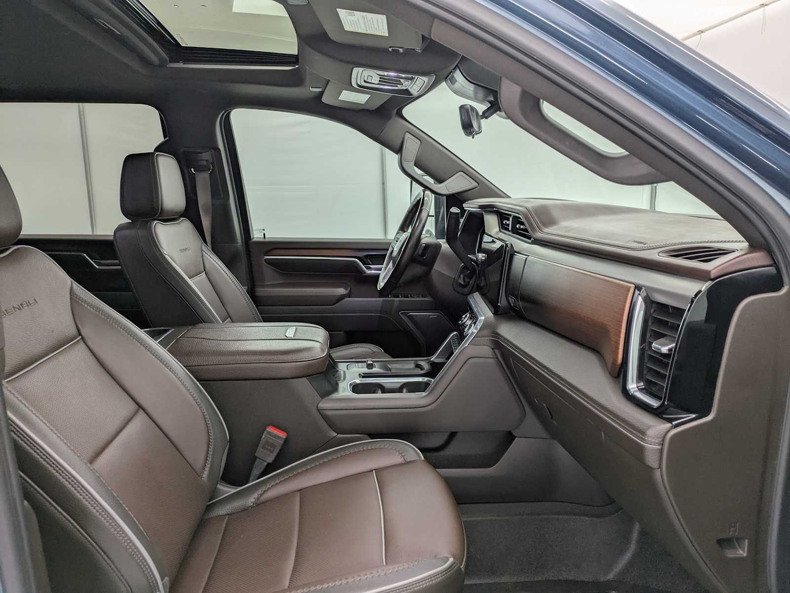 Thumbnail: 2025 GMC Sierra 2500 - 24