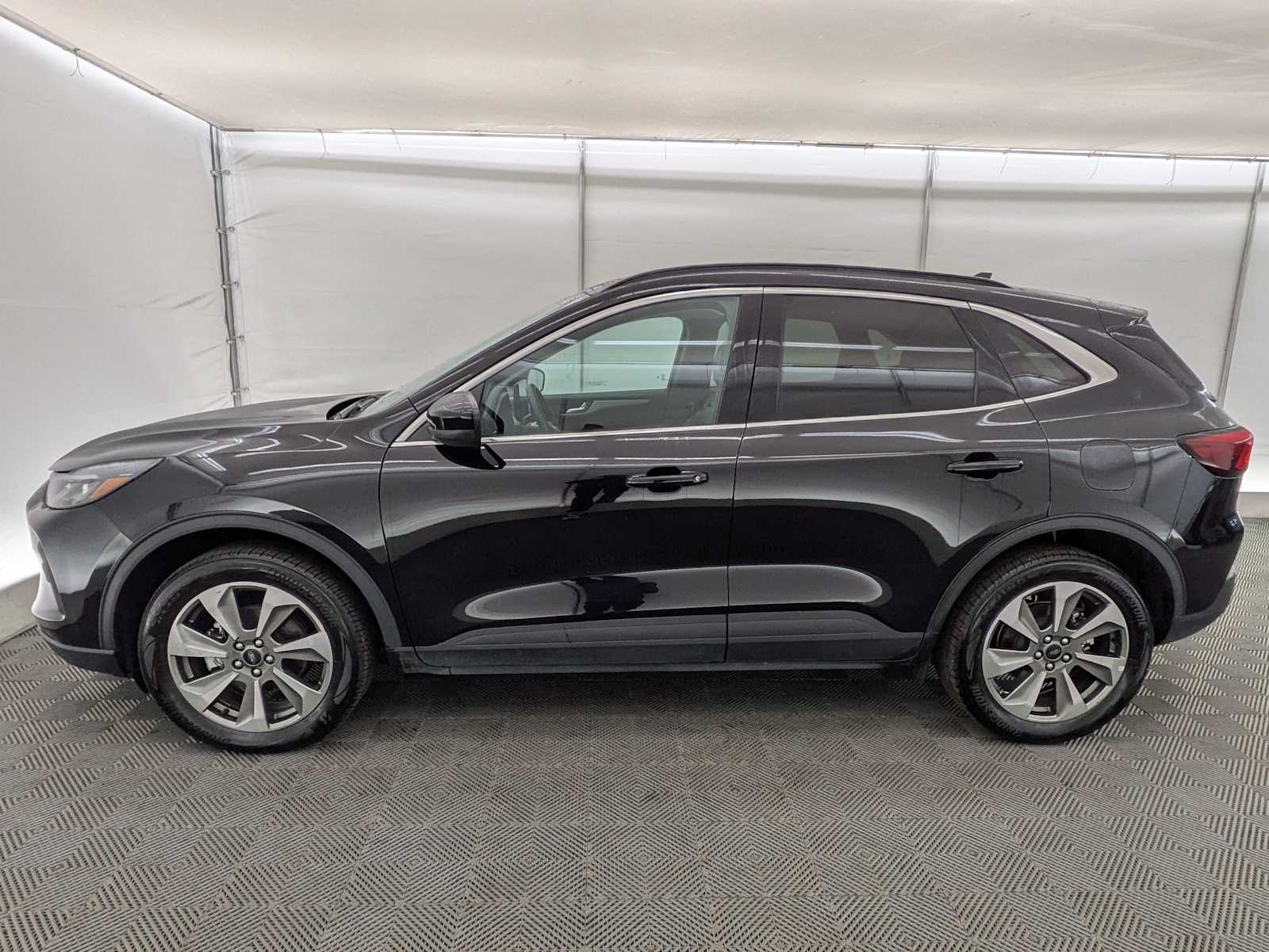 Thumbnail: 2025 Ford Escape - 3